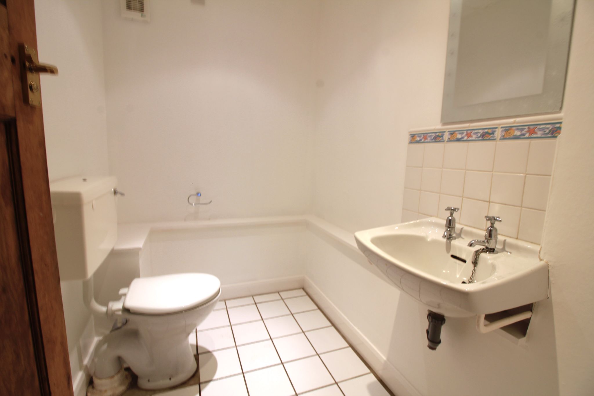 6 bedroom detached house To Let in Solihull - Property photograph.