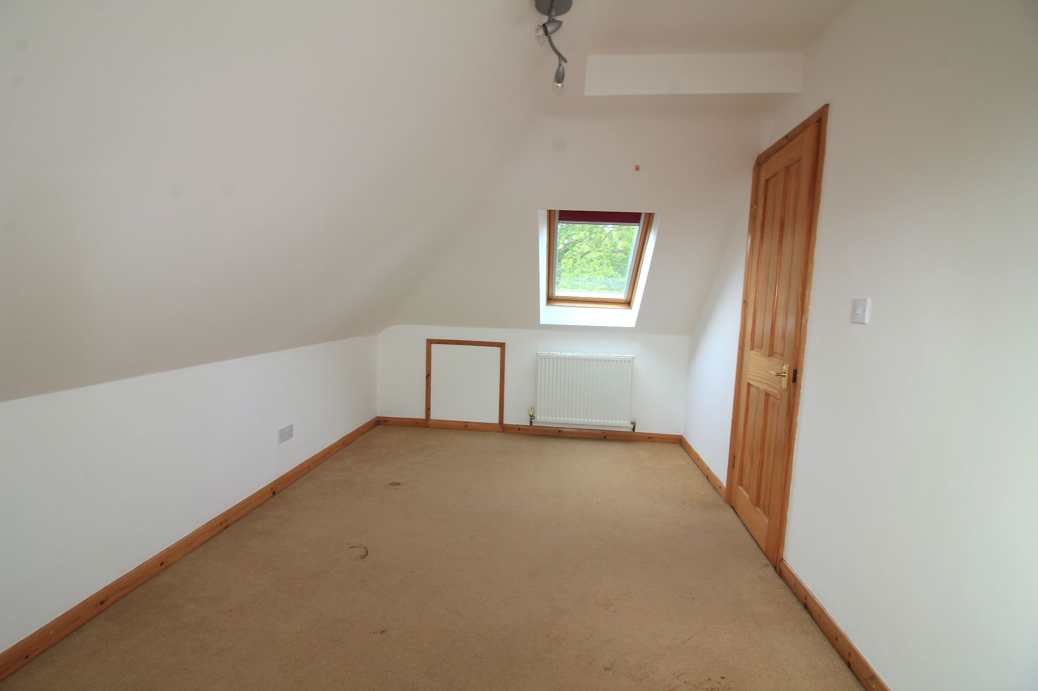 6 bedroom detached house To Let in Solihull - Photograph 19.