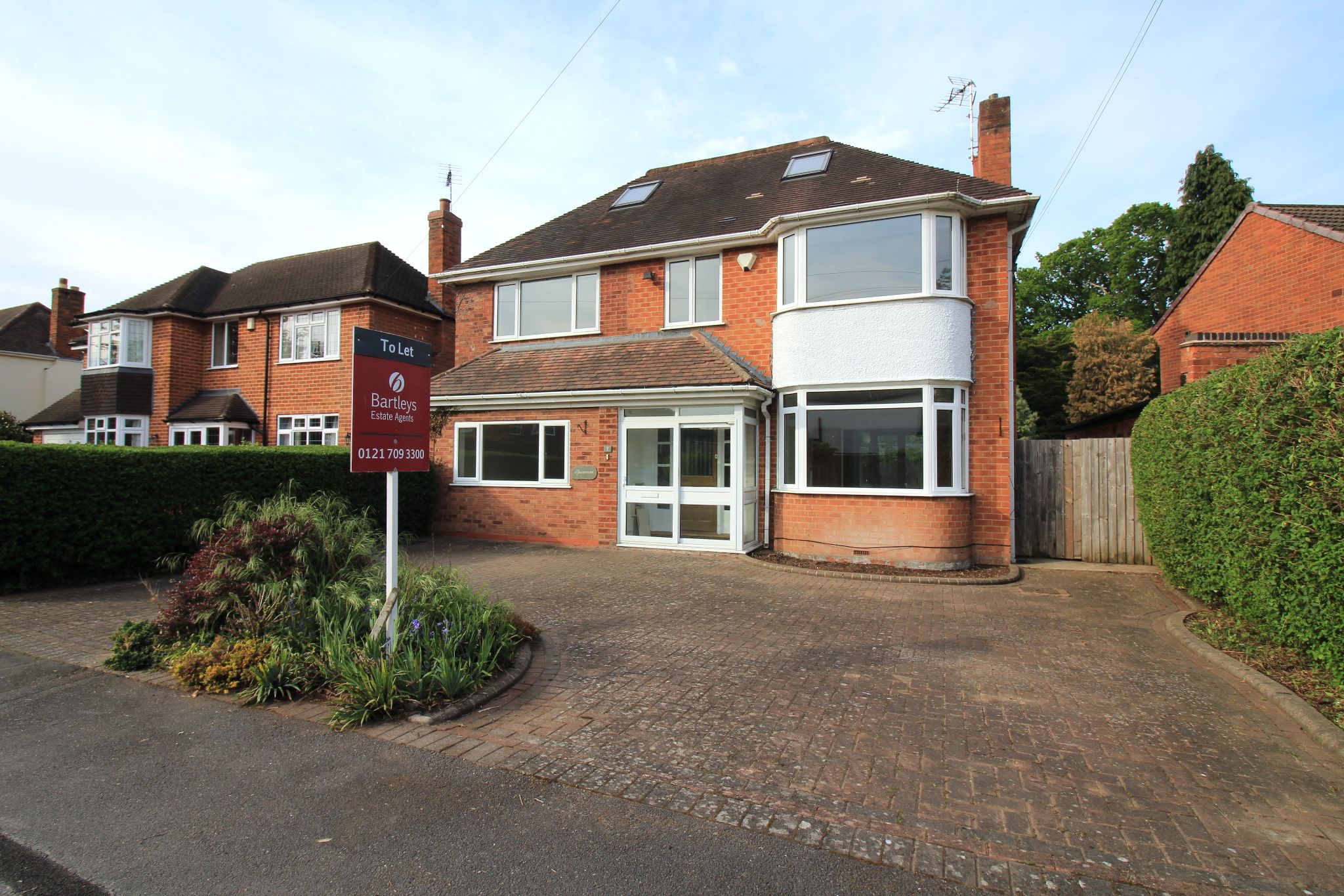 6 bedroom detached house To Let in Solihull - Property photograph.