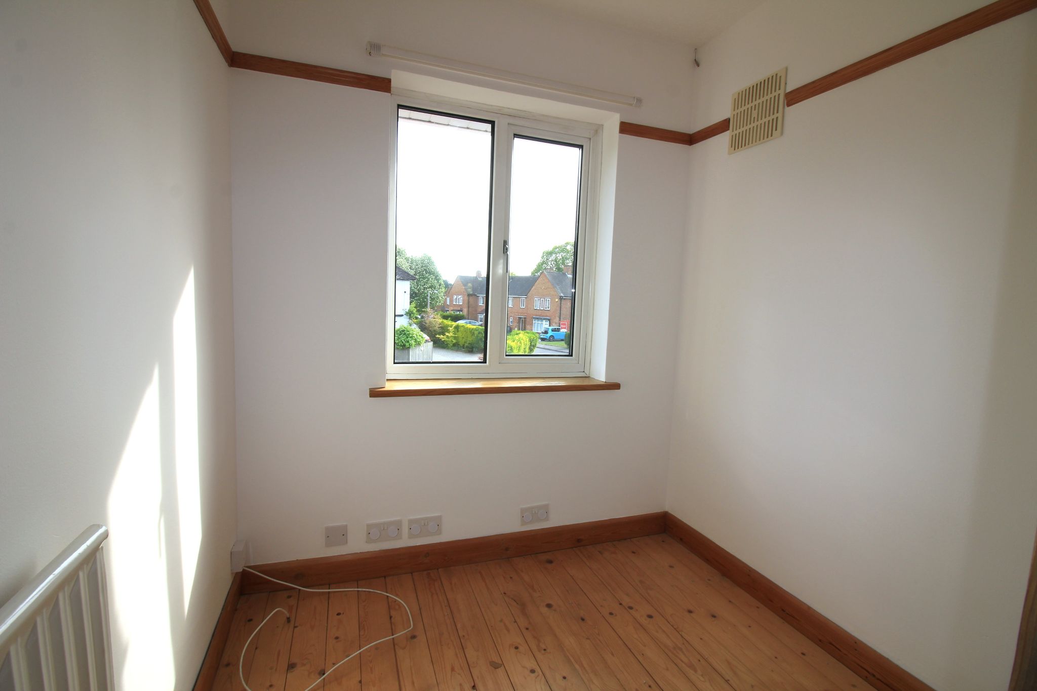 6 bedroom detached house To Let in Solihull - Photograph 18.