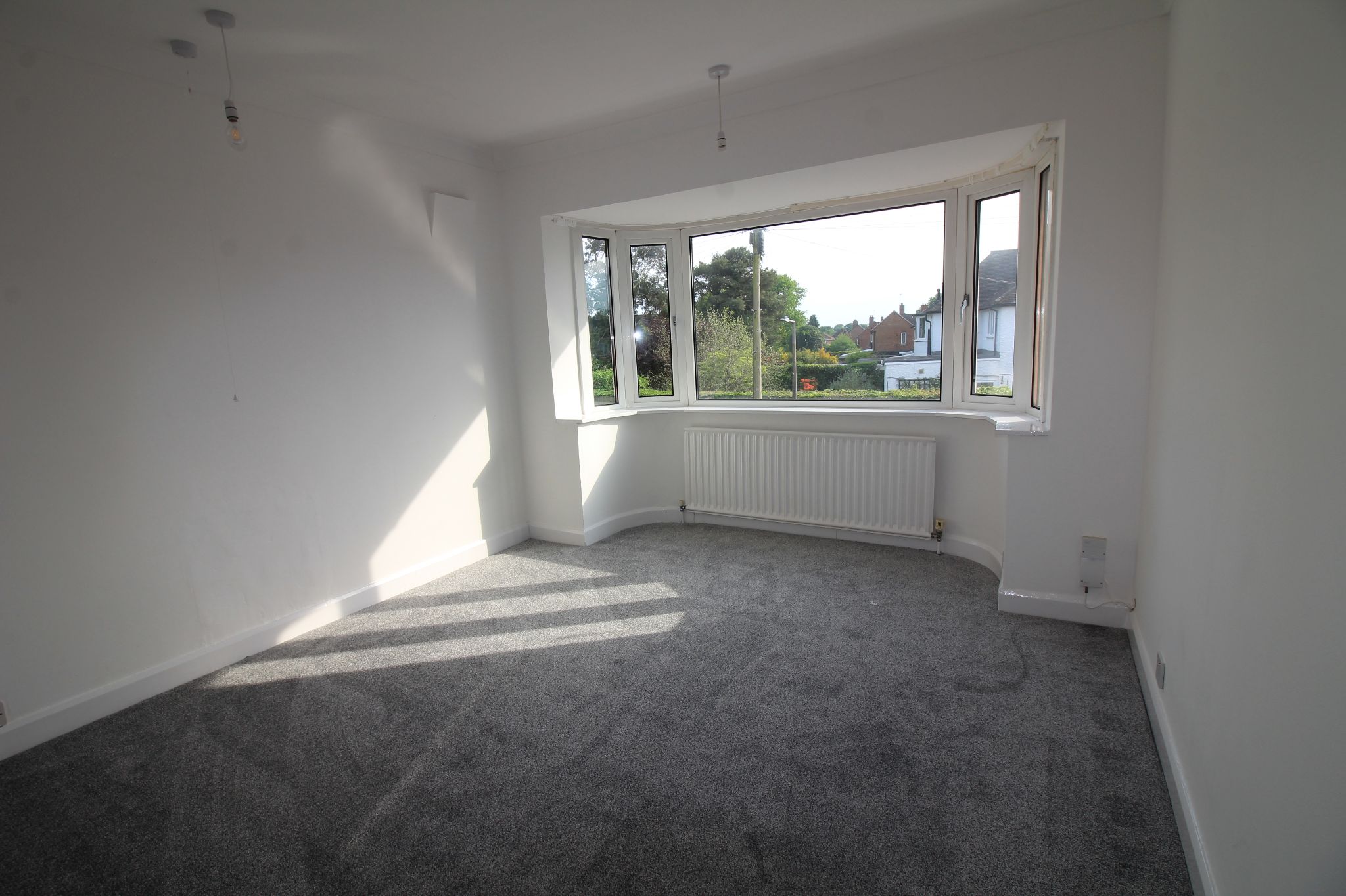 6 bedroom detached house To Let in Solihull - Photograph 13.