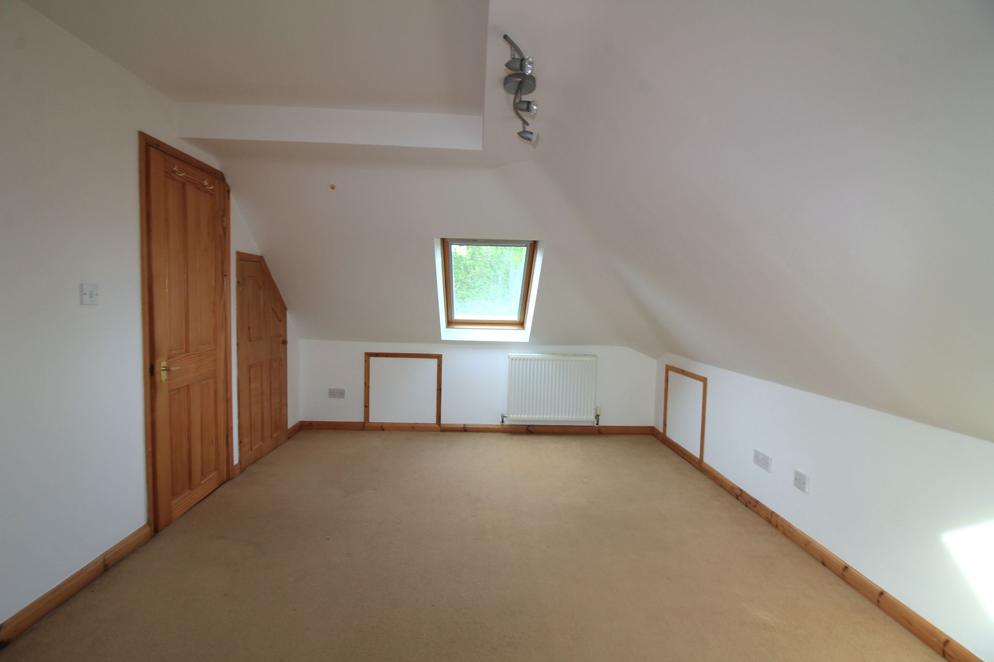 6 bedroom detached house To Let in Solihull - Photograph 20.