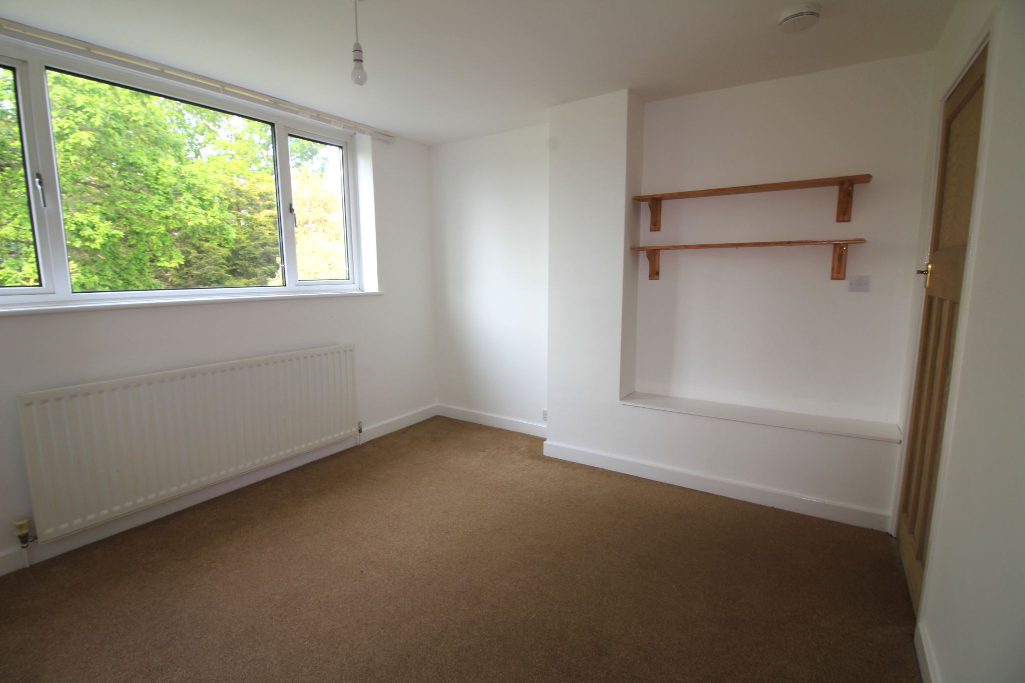 6 bedroom detached house To Let in Solihull - Photograph 16.