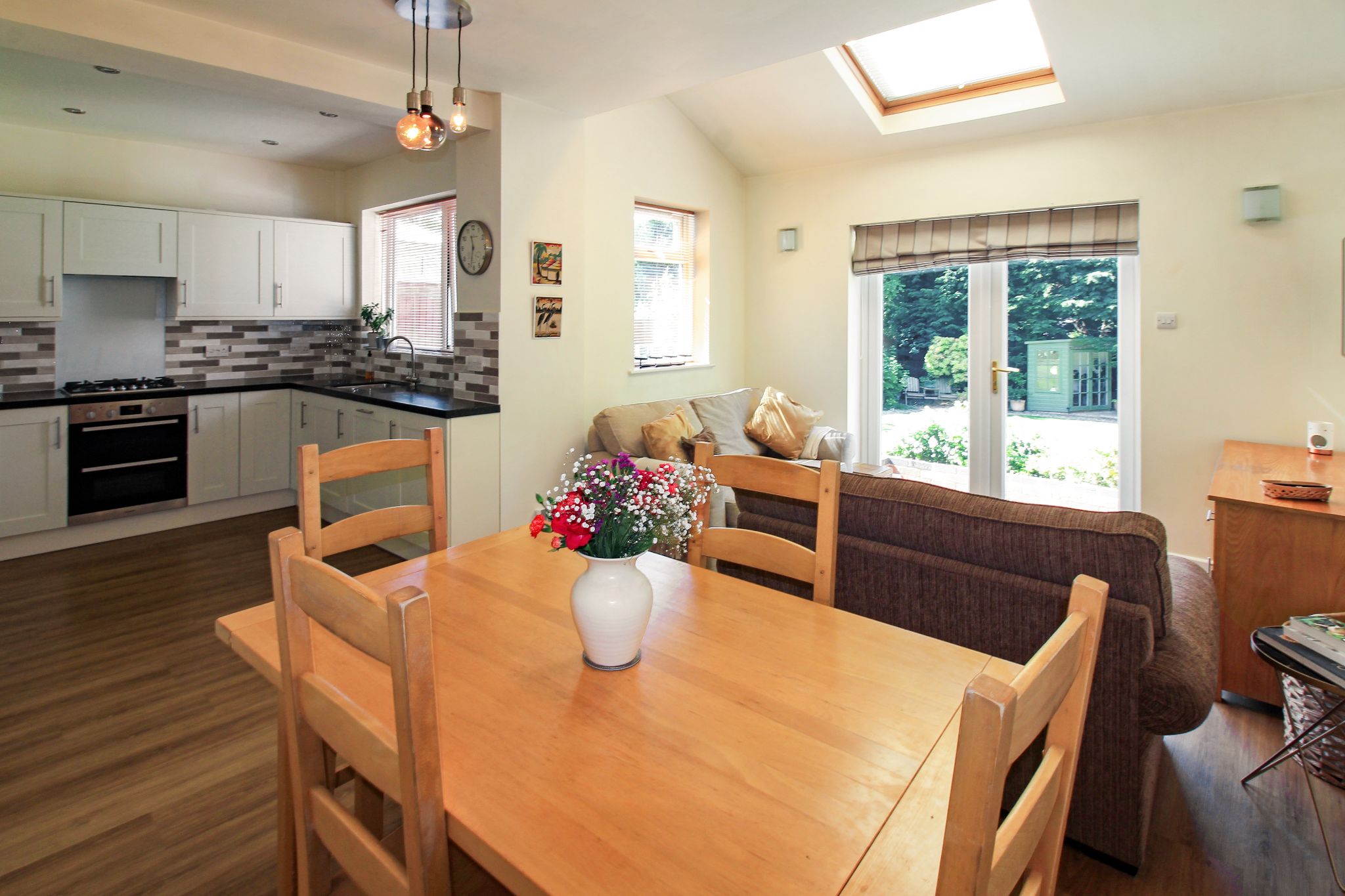 4 bedroom semi-detached house SSTC in Solihull - Photograph 4.