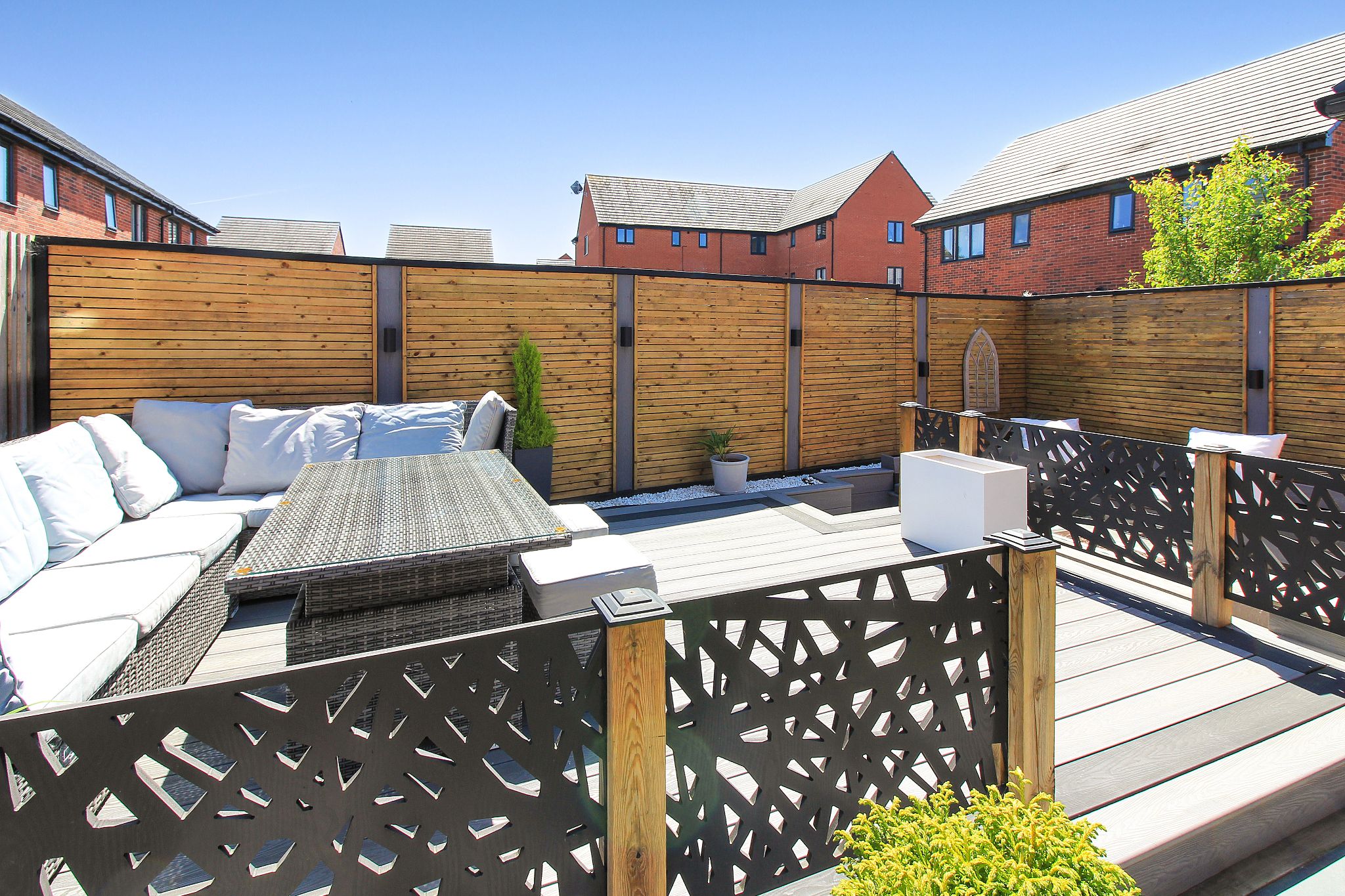 3 bedroom semi-detached house SSTC in Solihull - Photograph 7.