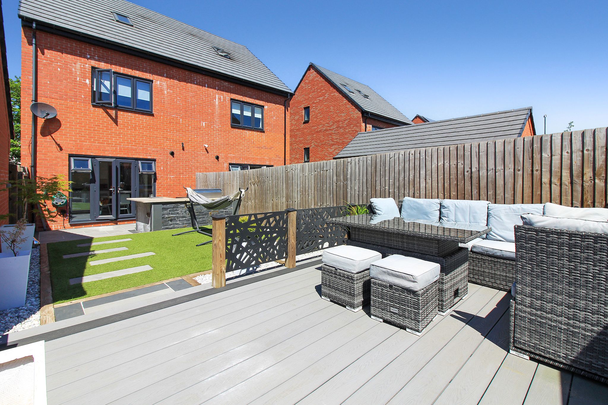 3 bedroom semi-detached house SSTC in Solihull - Photograph 14.
