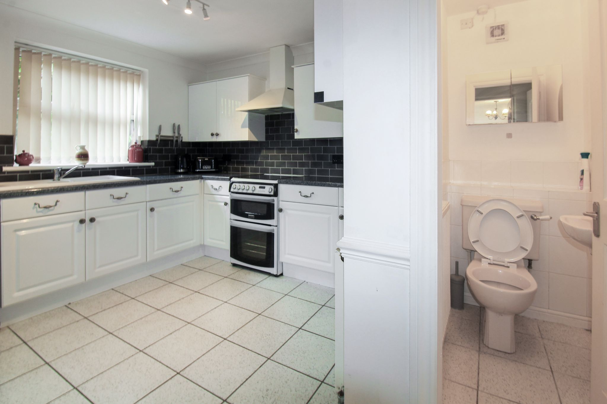 3 bedroom semi-detached house SSTC in Solihull - Photograph 5.