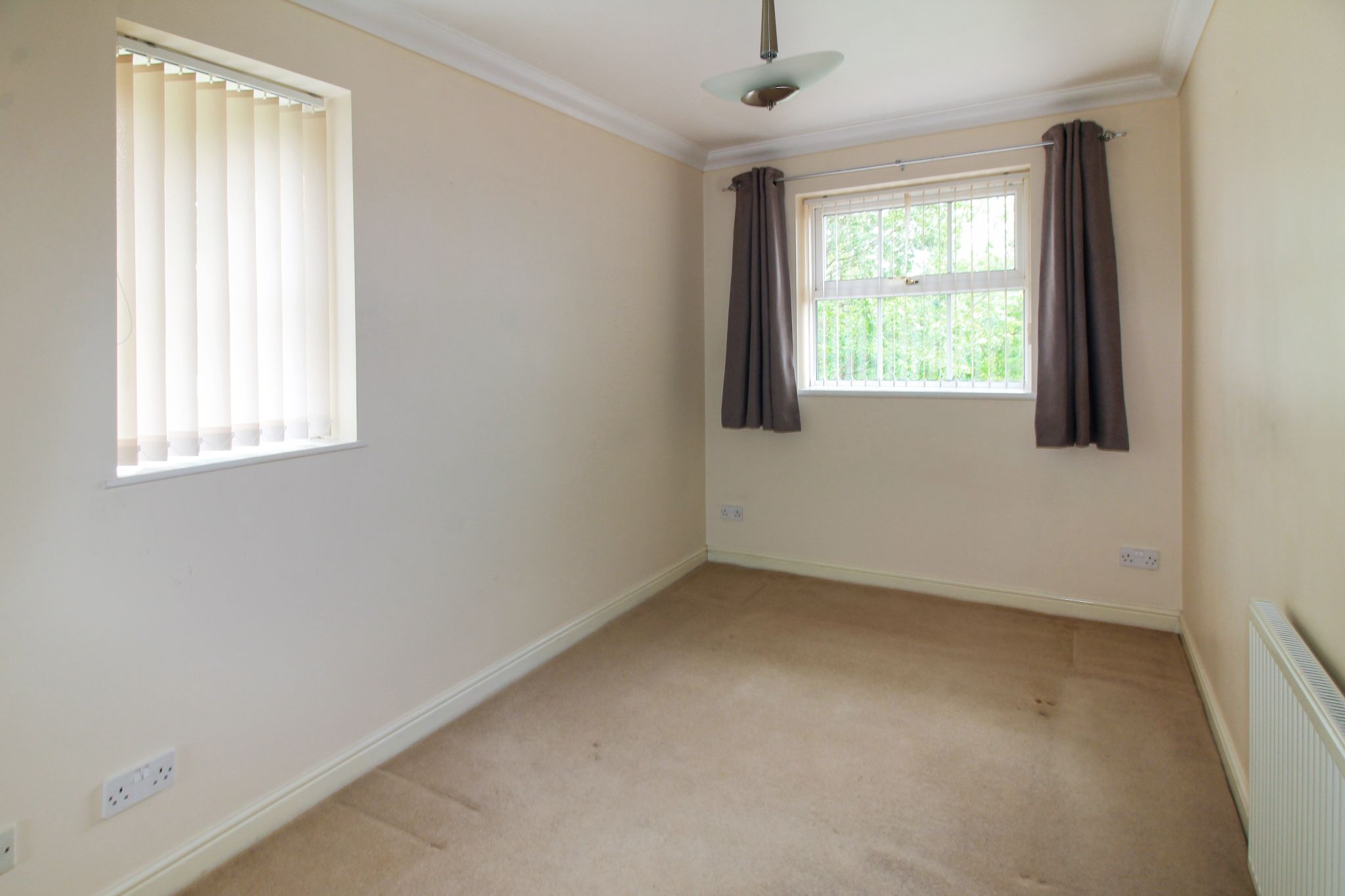 3 bedroom semi-detached house SSTC in Solihull - Photograph 12.