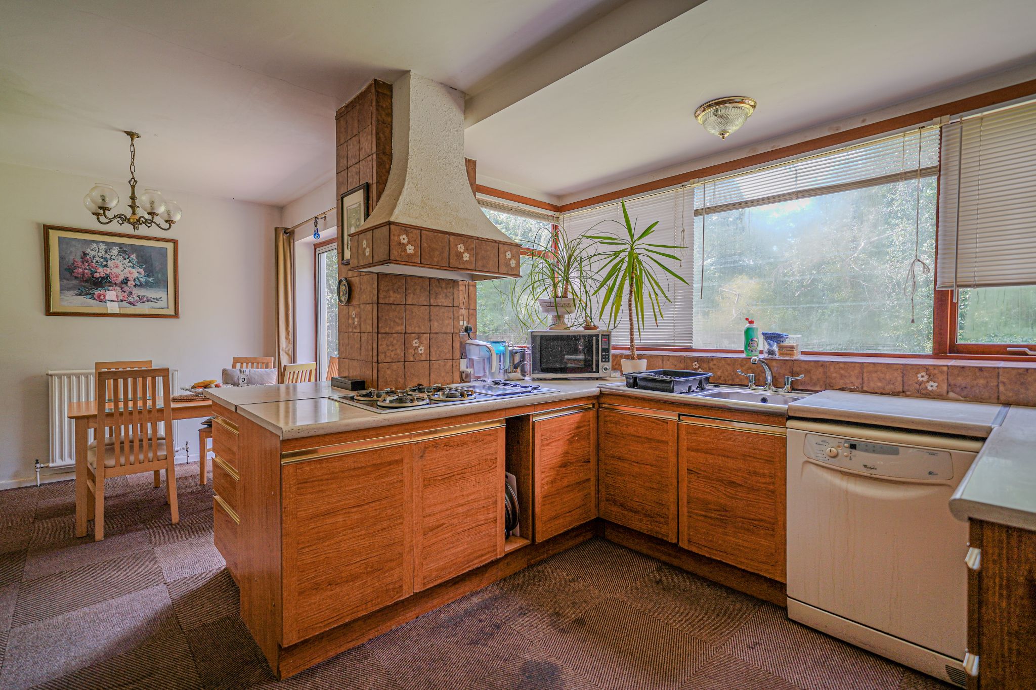 4 bedroom detached house SSTC in Solihull - Photograph 5.