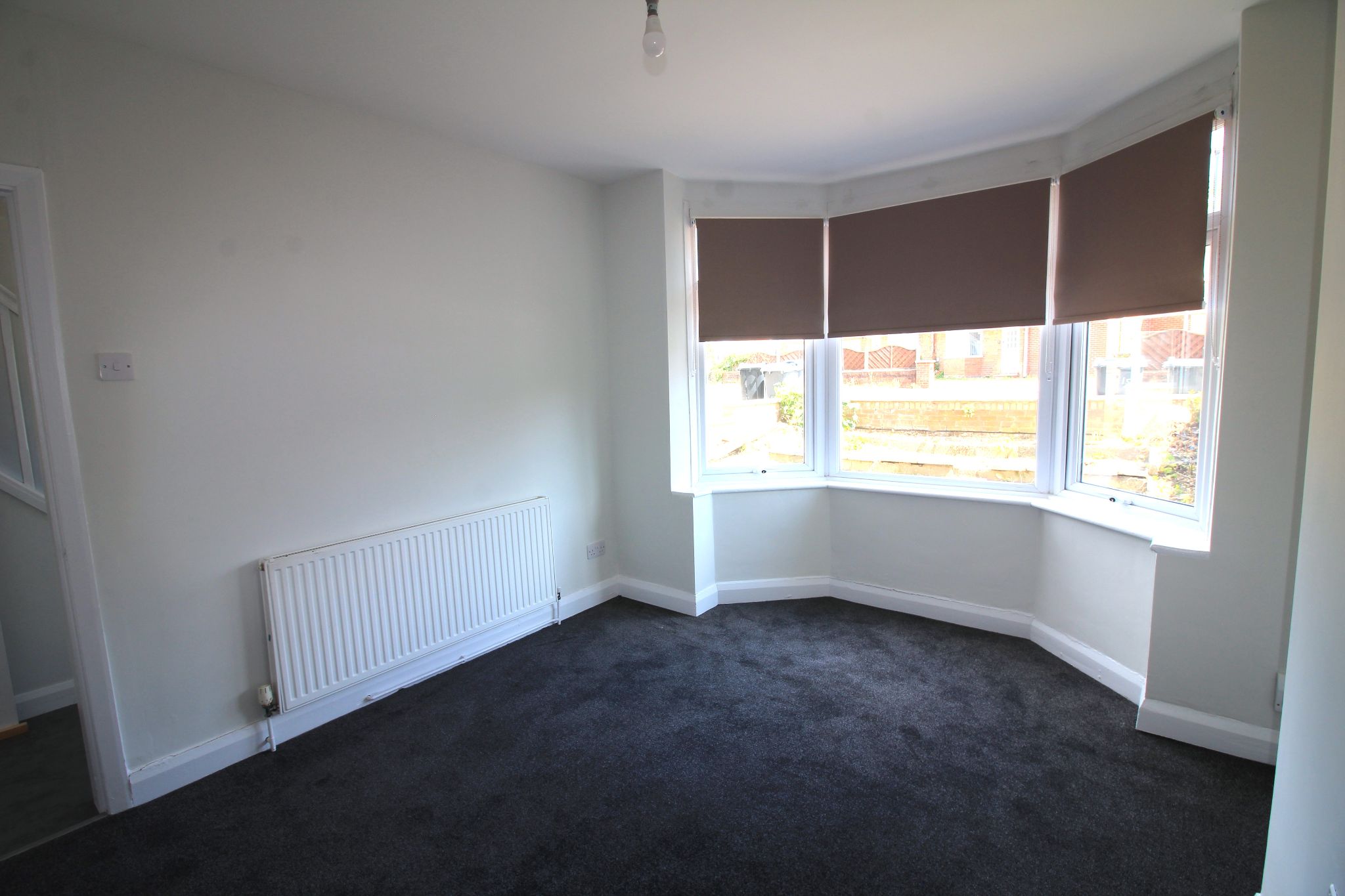 3 bedroom semi-detached house Let Agreed in Birmingham - Photograph 2.