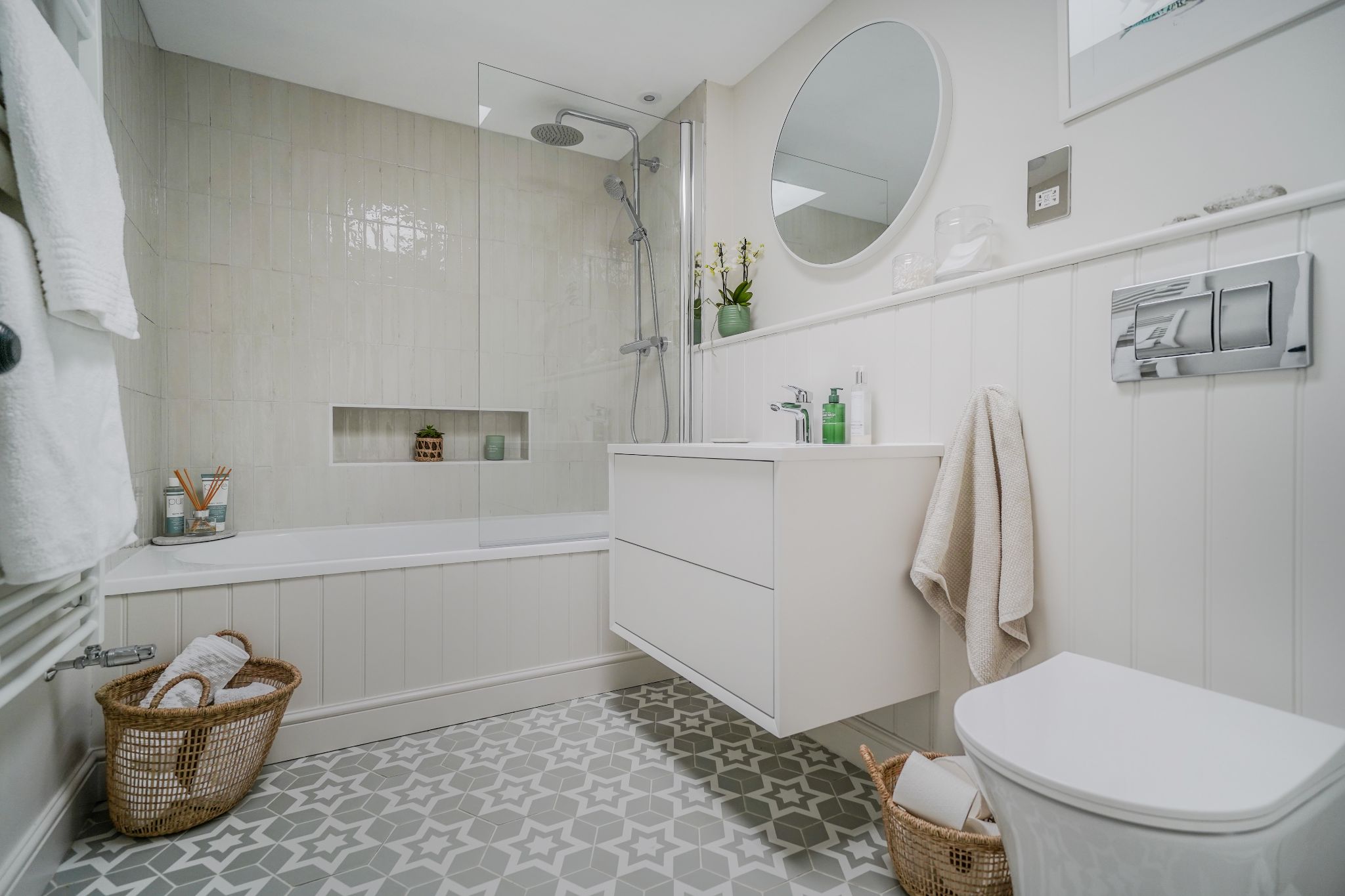 3 bedroom detached dormer house For Sale in Solihull - Photograph 16.