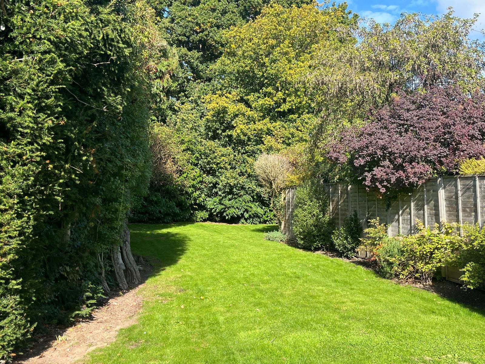 3 bedroom detached dormer house For Sale in Solihull - Photograph 3.