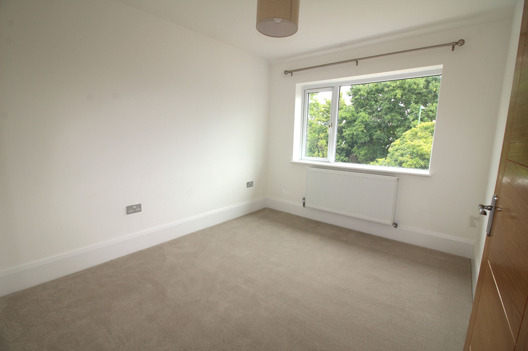 3 bedroom semi-detached house Let Agreed in Solihull - Photograph 8.