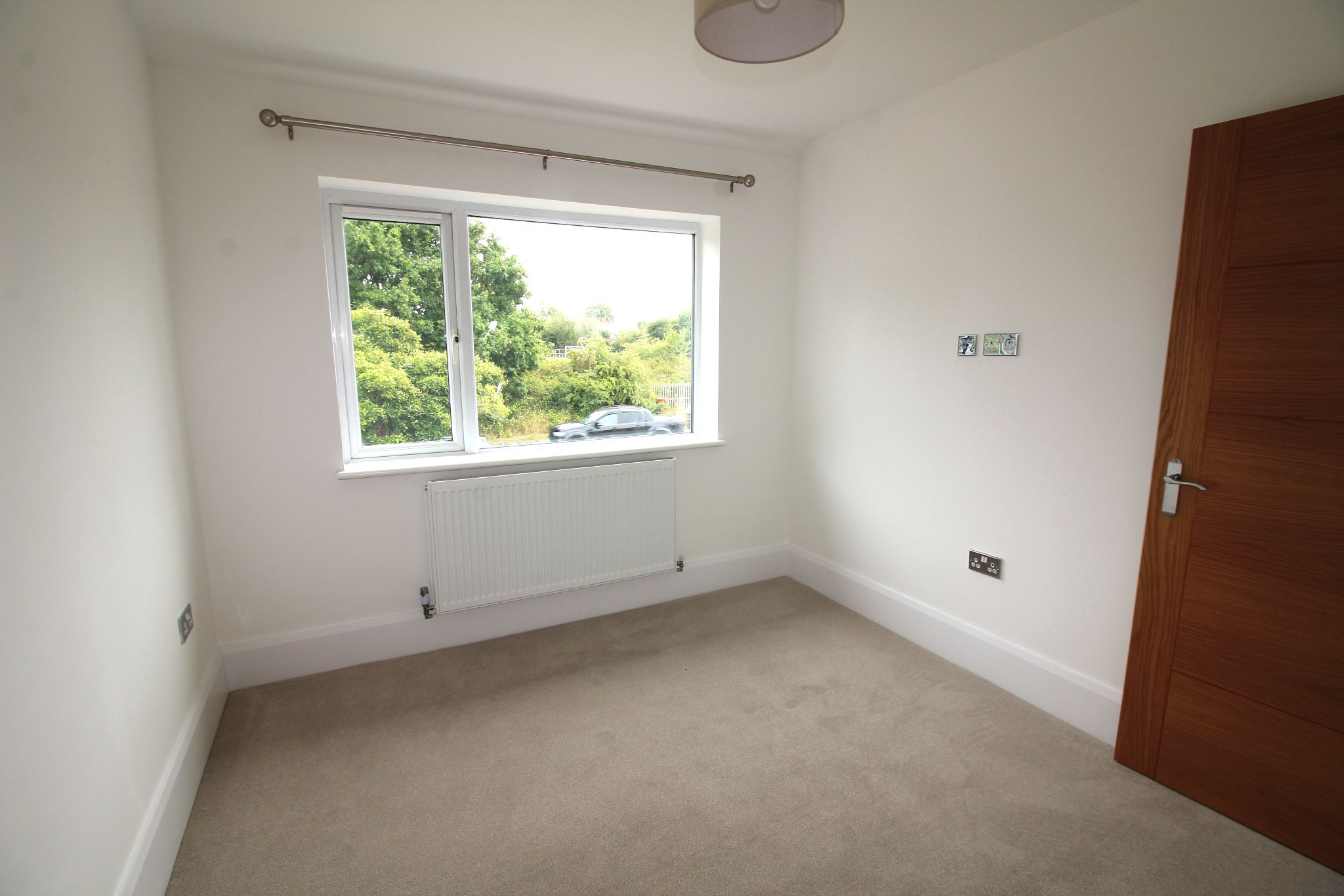 3 bedroom semi-detached house Let Agreed in Solihull - Photograph 9.