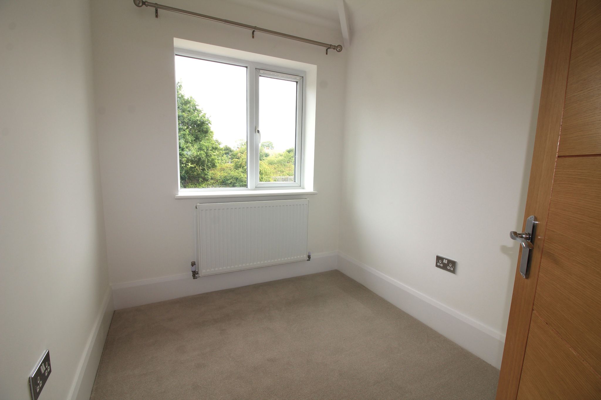 3 bedroom semi-detached house Let Agreed in Solihull - Photograph 12.