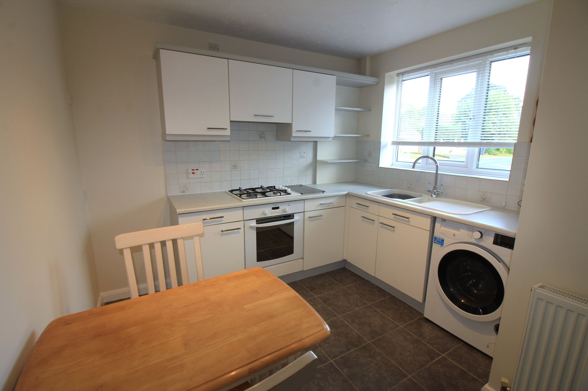 2 bedroom mews house Let Agreed in Solihull - Photograph 2.