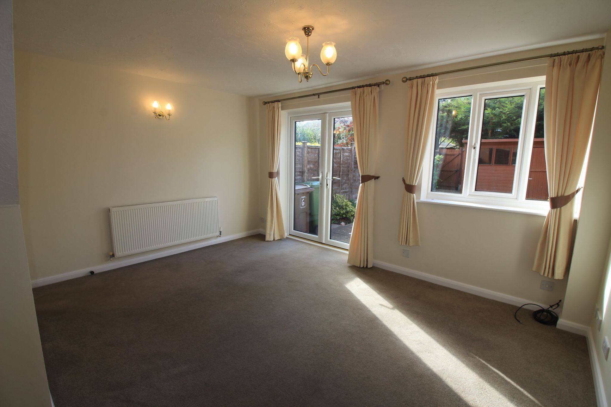 2 bedroom mews house Let Agreed in Solihull - Photograph 5.