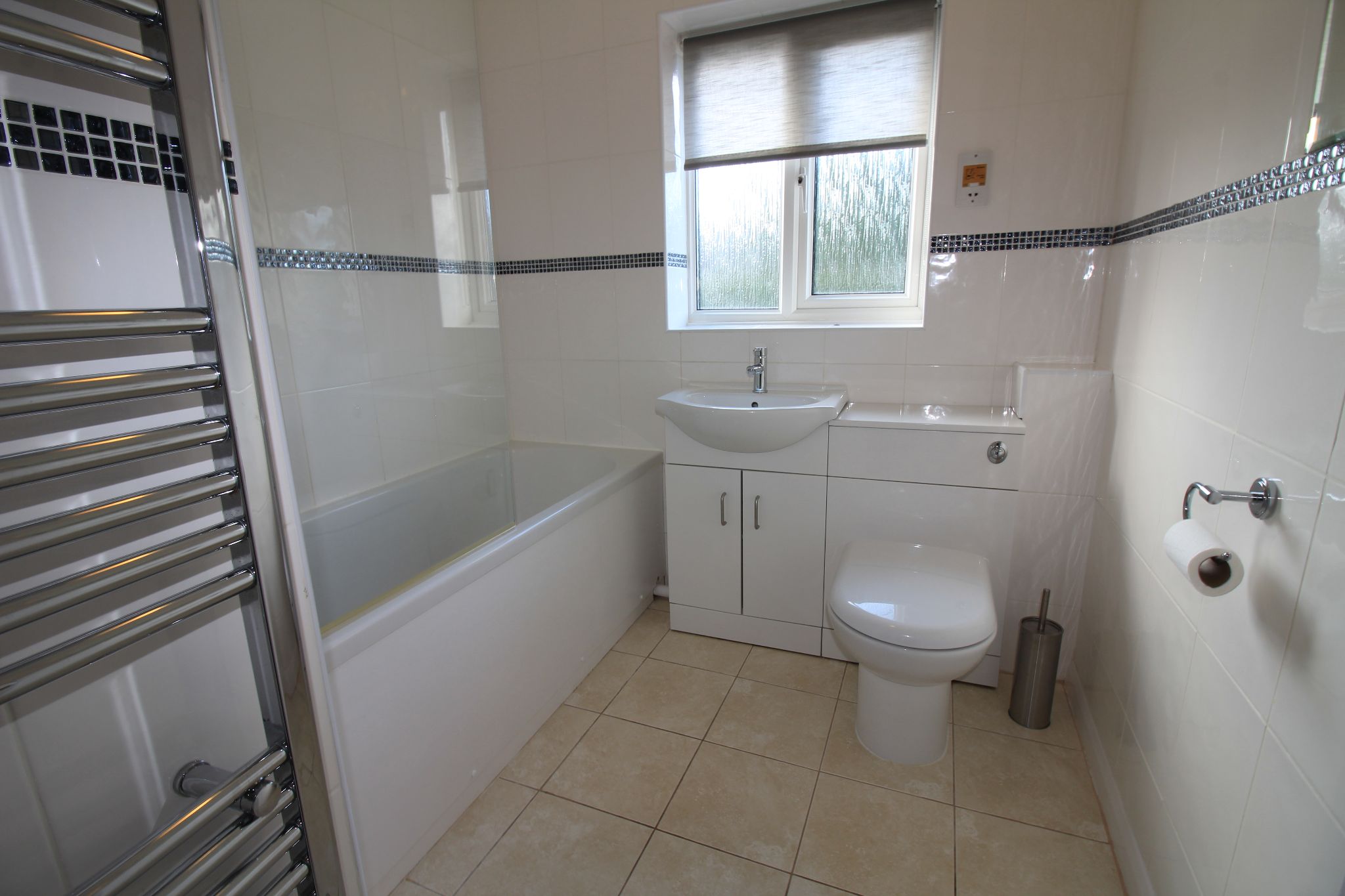 2 bedroom mews house Let Agreed in Solihull - Photograph 9.