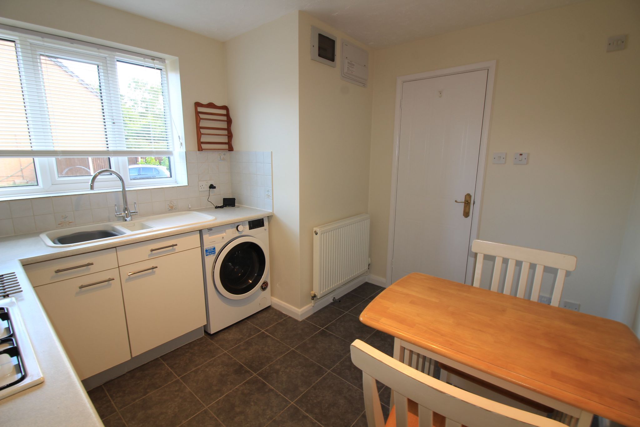 2 bedroom mews house Let Agreed in Solihull - Photograph 3.