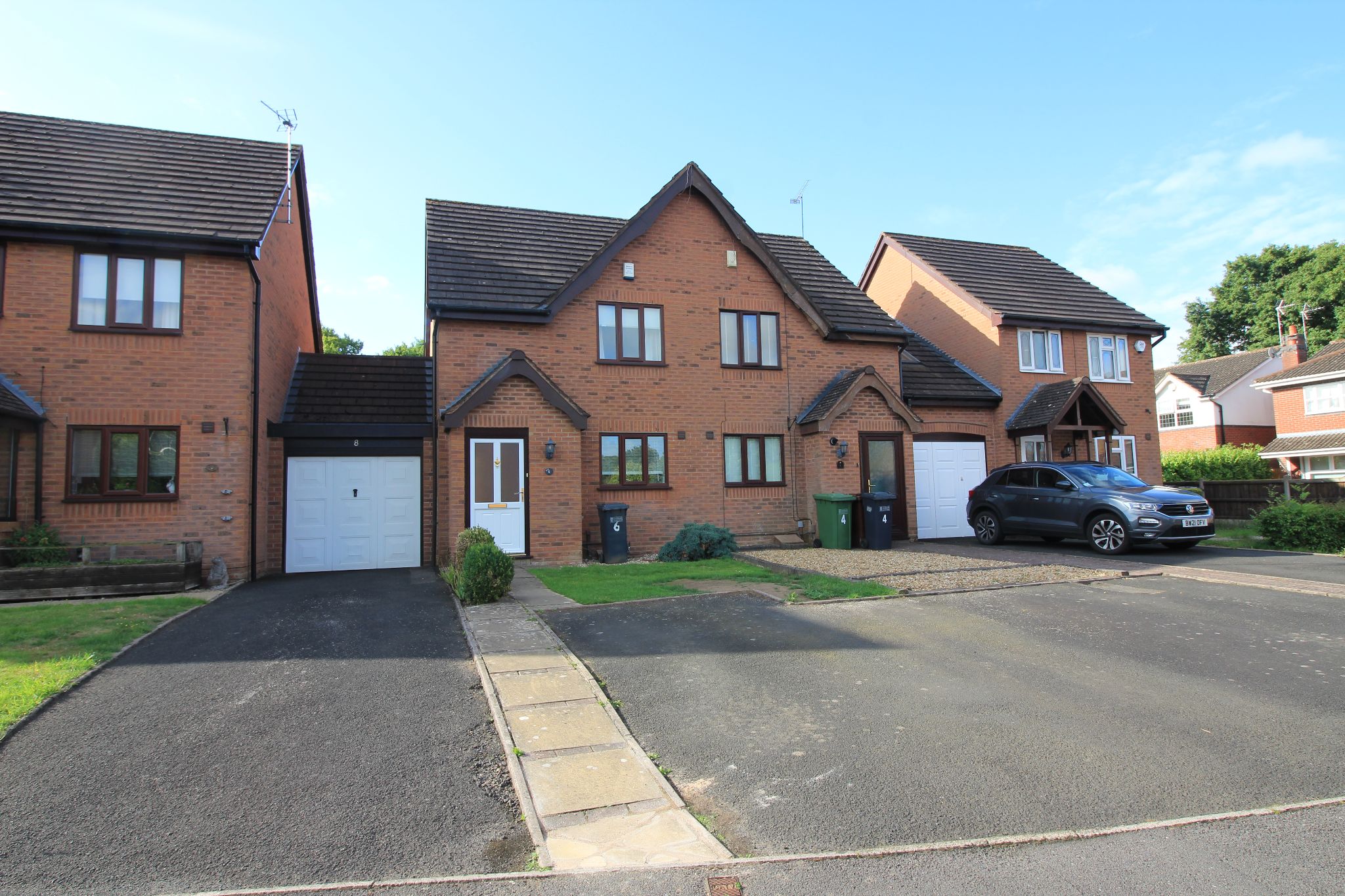 2 bedroom mews house Let Agreed in Solihull - Photograph 1.