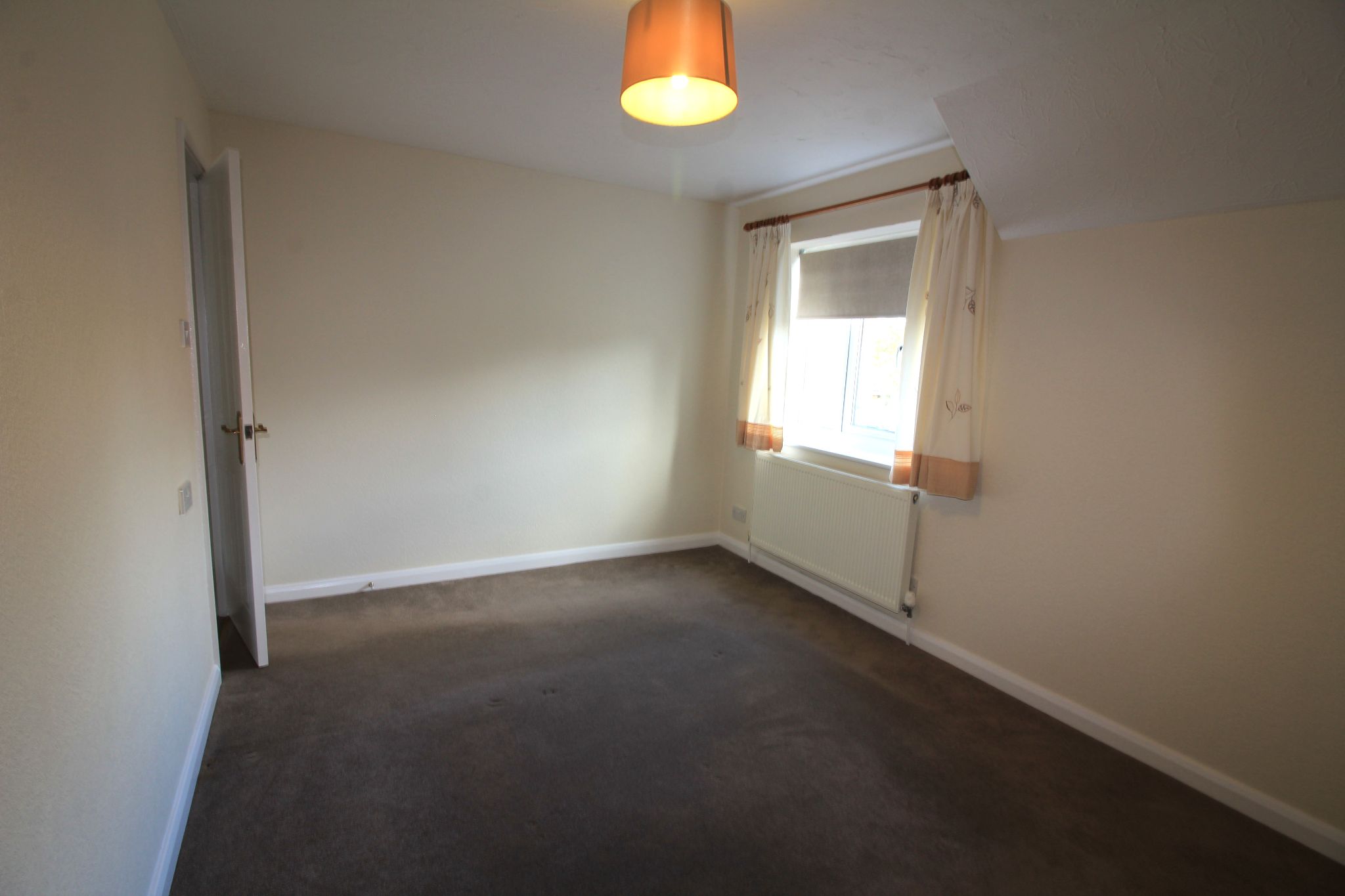 2 bedroom mews house Let Agreed in Solihull - Photograph 8.