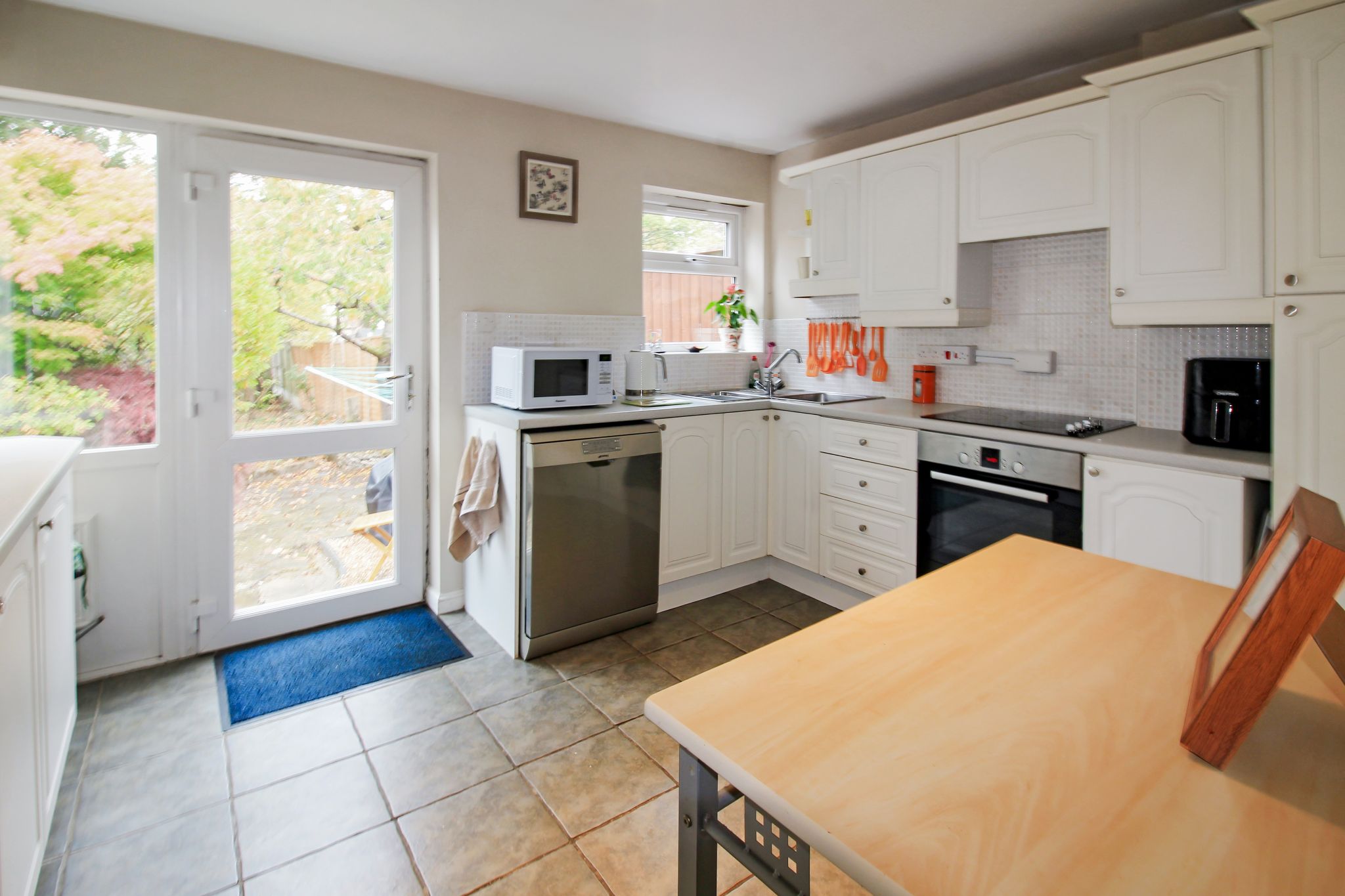 4 bedroom semi-detached house SSTC in Birmingham - Photograph 5.