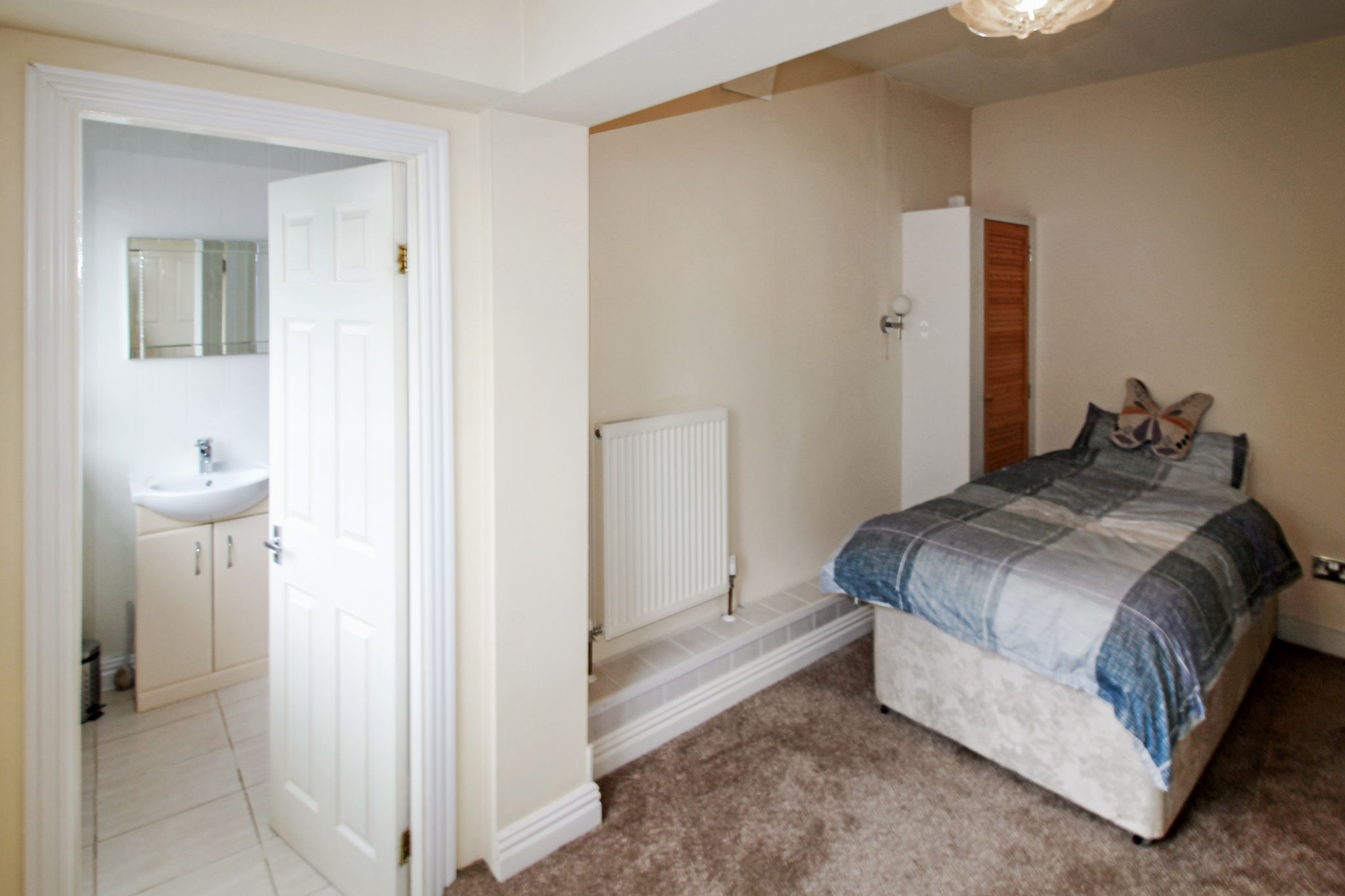 4 bedroom semi-detached house SSTC in Birmingham - Photograph 13.