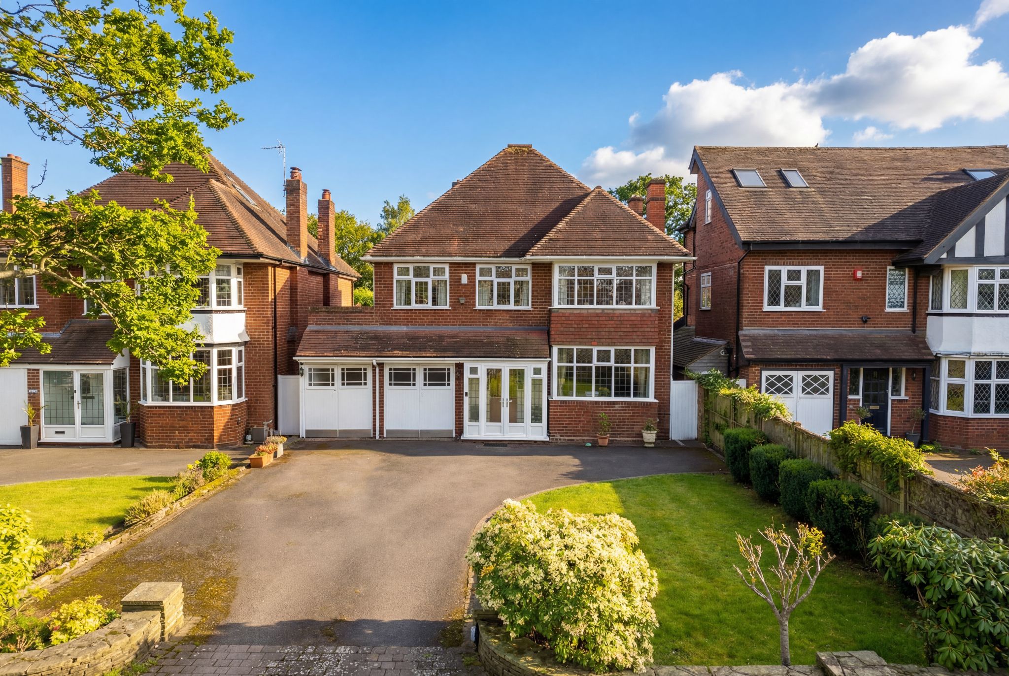 4 bedroom detached house For Sale in Solihull - Photograph 1.
