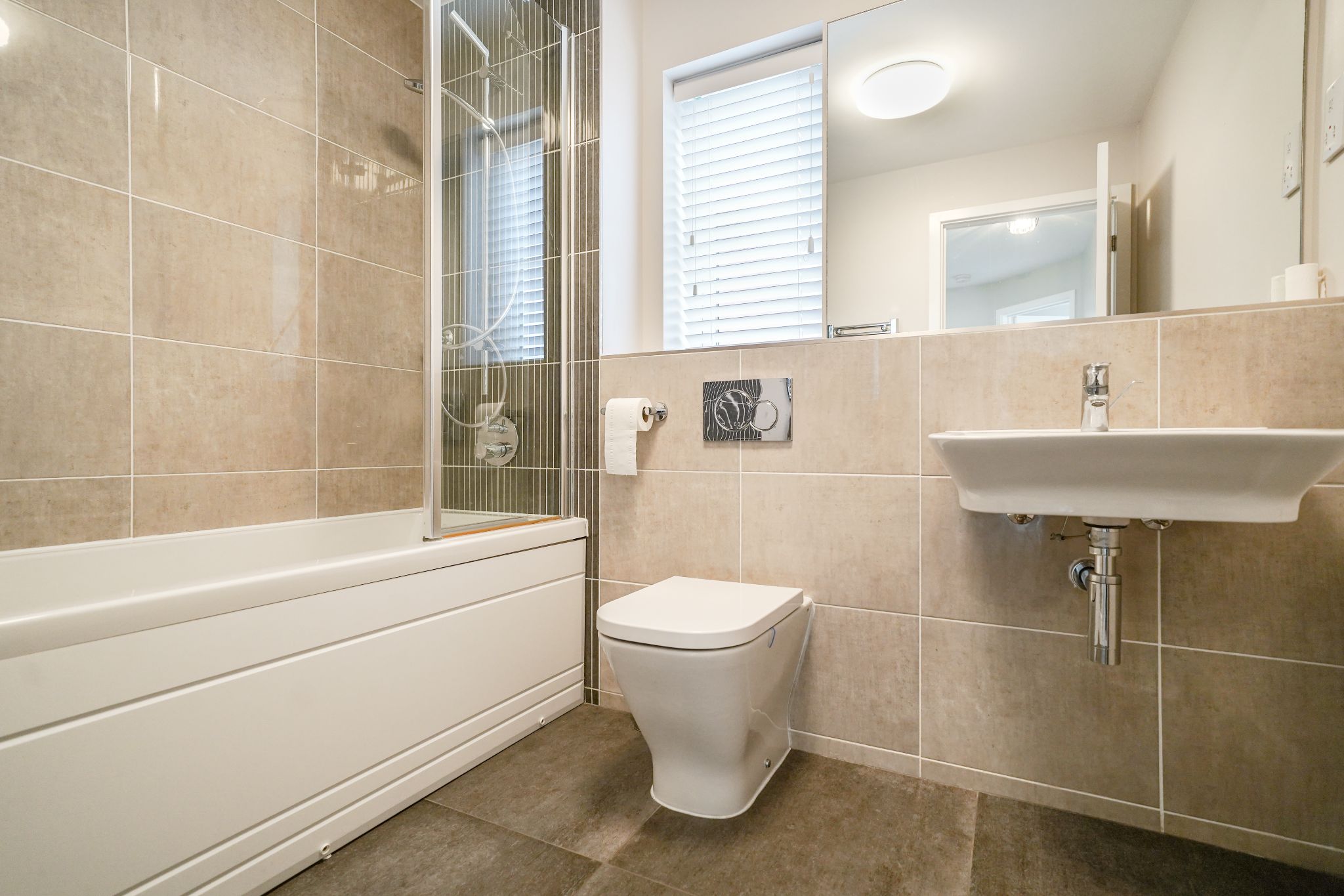 5 bedroom detached house SSTC in Solihull - Photograph 19.