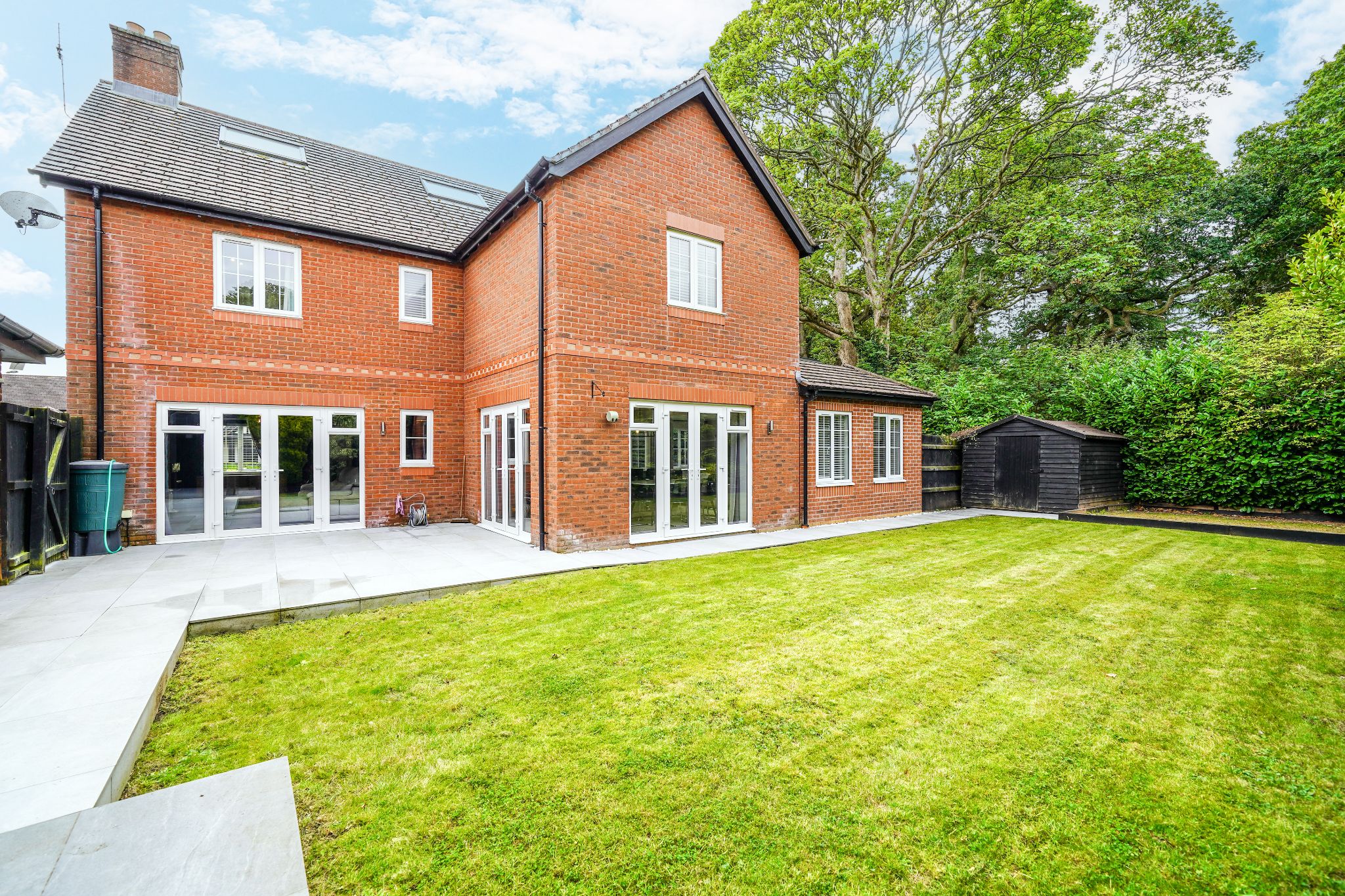 5 bedroom detached house SSTC in Solihull - Photograph 25.