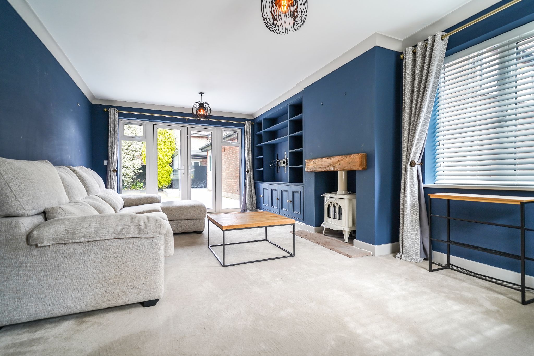 5 bedroom detached house SSTC in Solihull - Photograph 2.