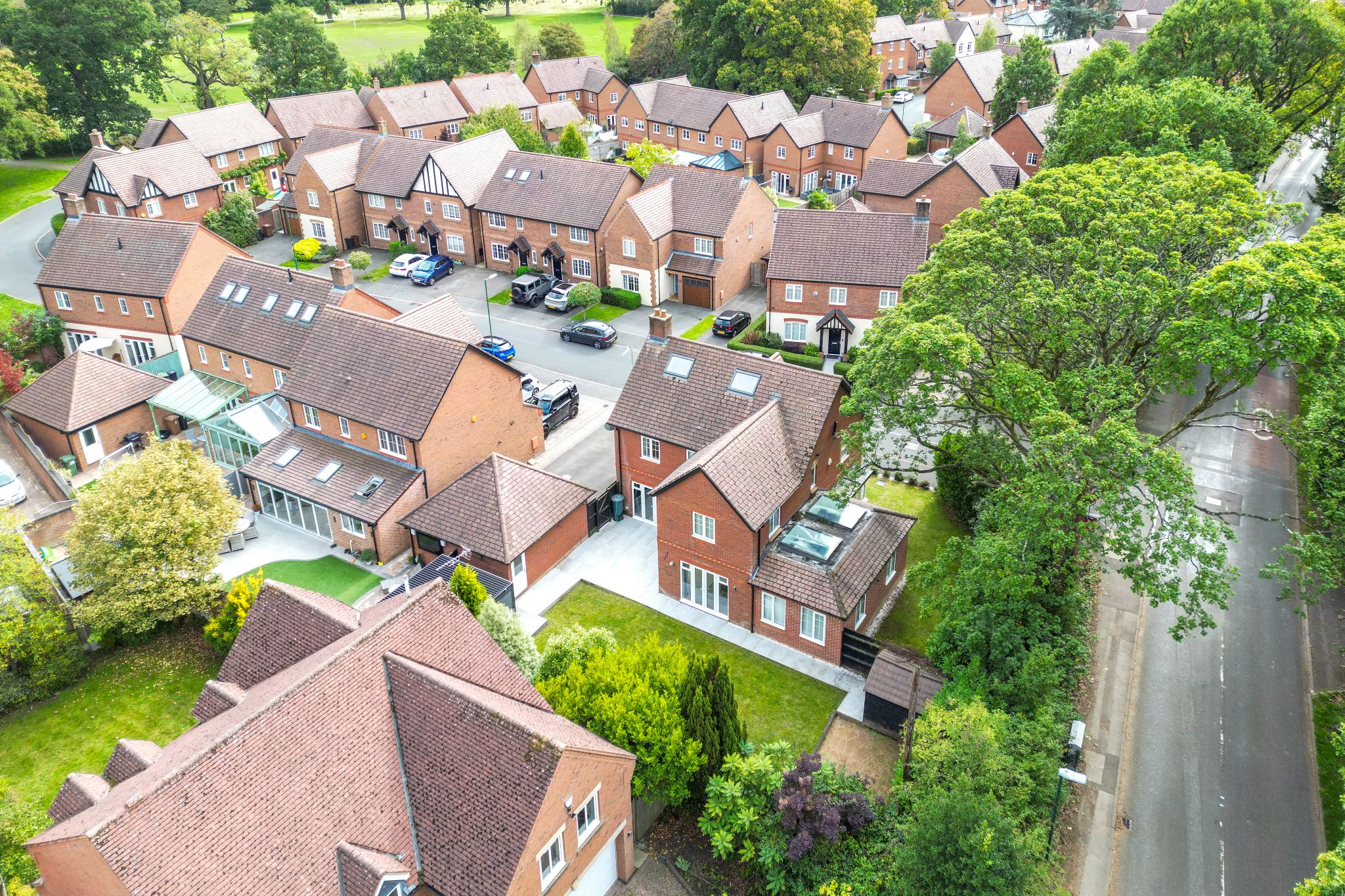 5 bedroom detached house SSTC in Solihull - Photograph 29.
