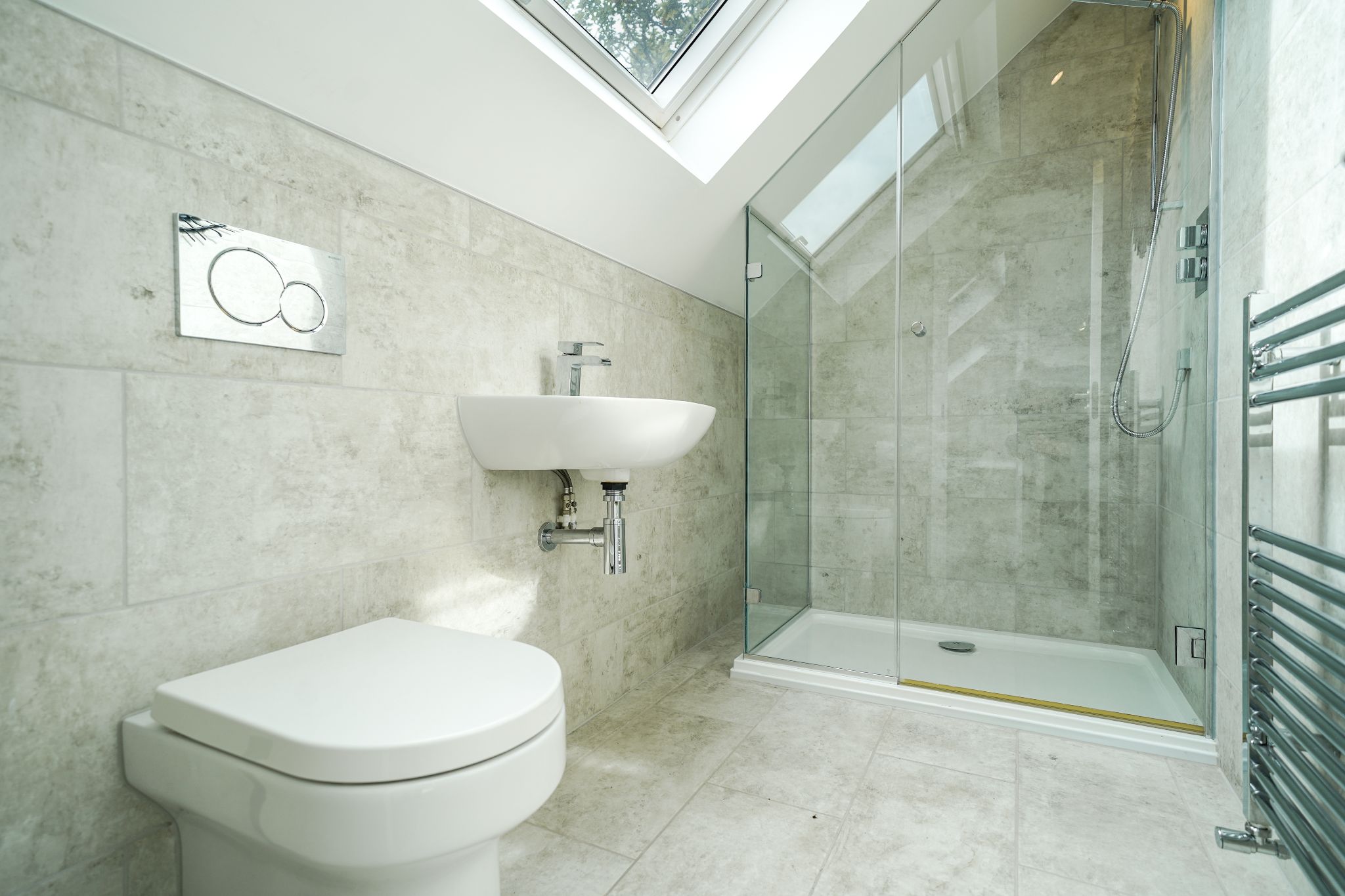 5 bedroom detached house SSTC in Solihull - Photograph 23.