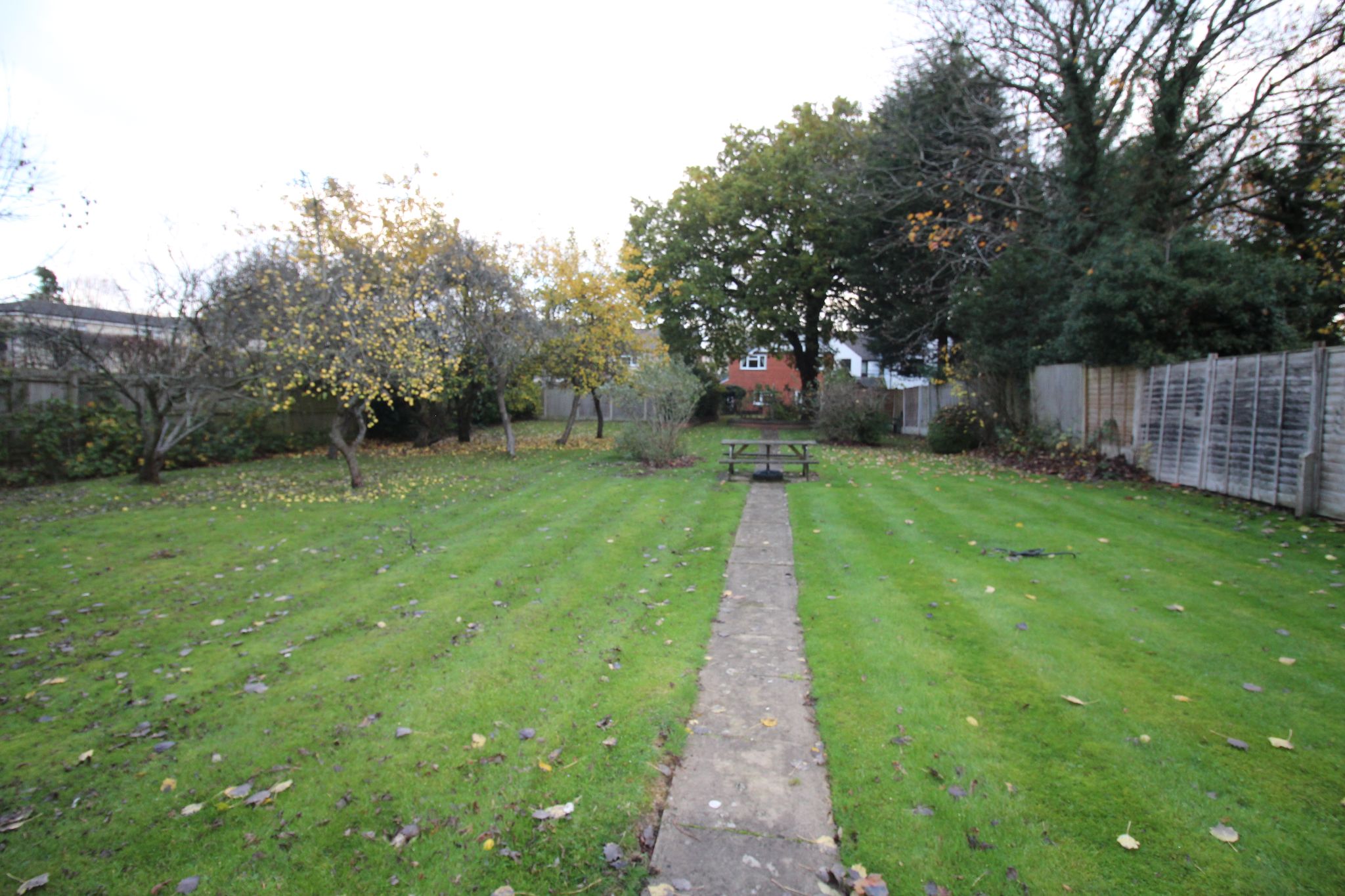 4 bedroom semi-detached house Let Agreed in Solihull - Photograph 4.