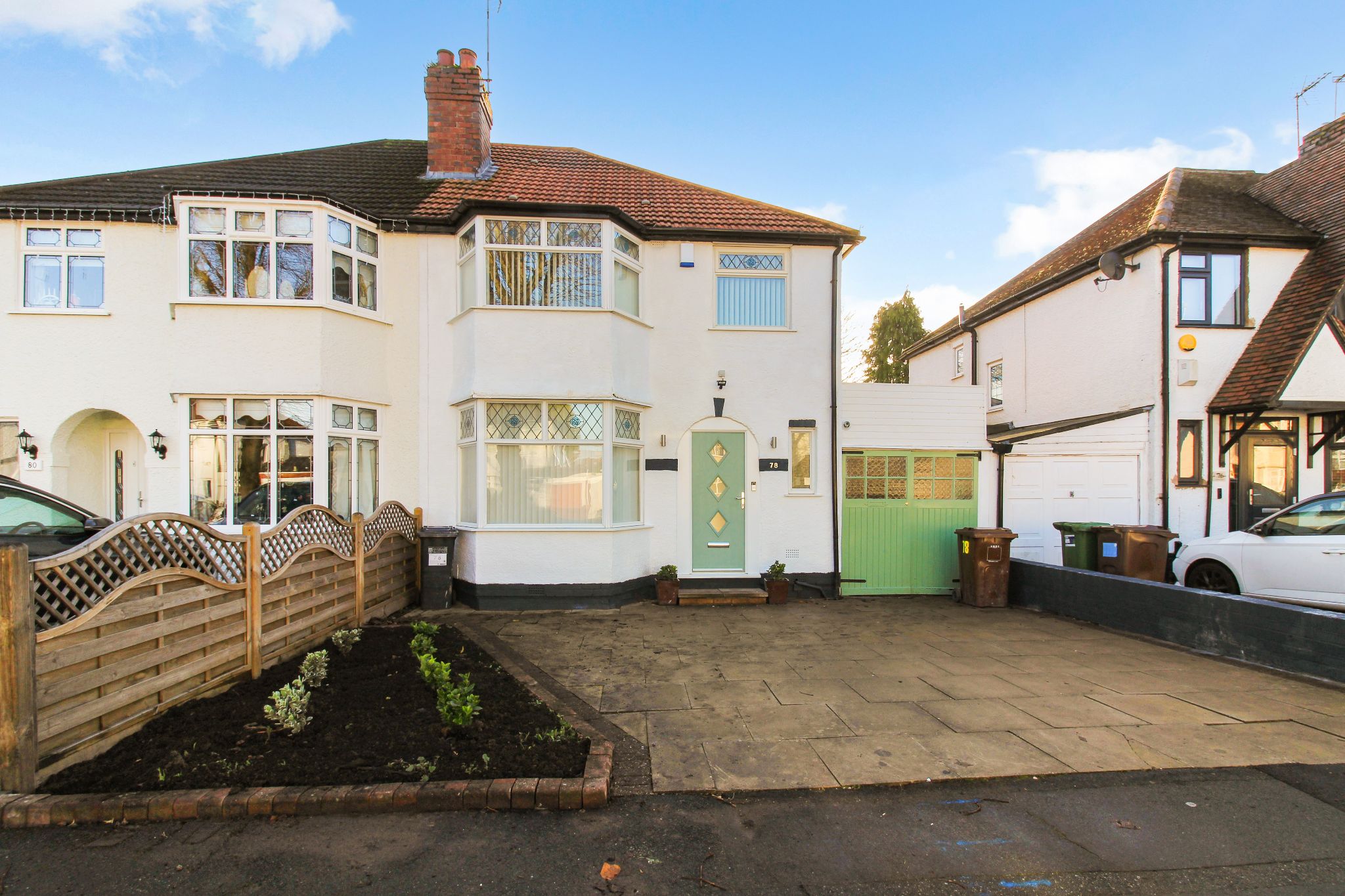 3 bedroom semi-detached house Let Agreed in Solihull - Photograph 1.