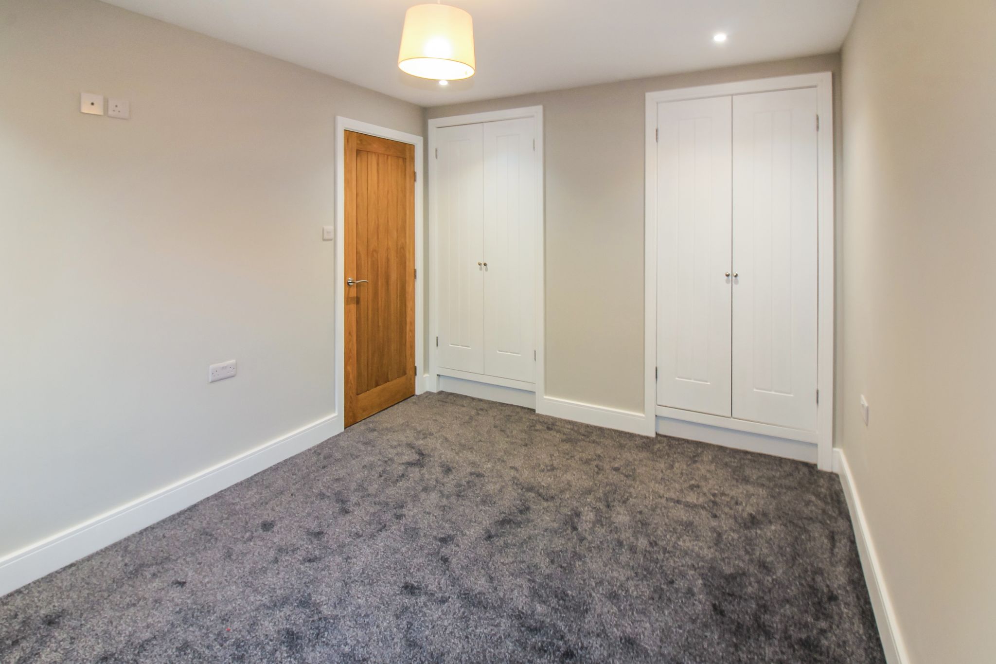 2 bedroom semi-detached bungalow SSTC in Solihull - Photograph 8.
