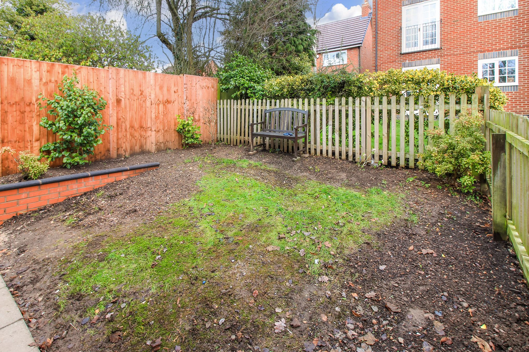 2 bedroom semi-detached bungalow SSTC in Solihull - Photograph 12.