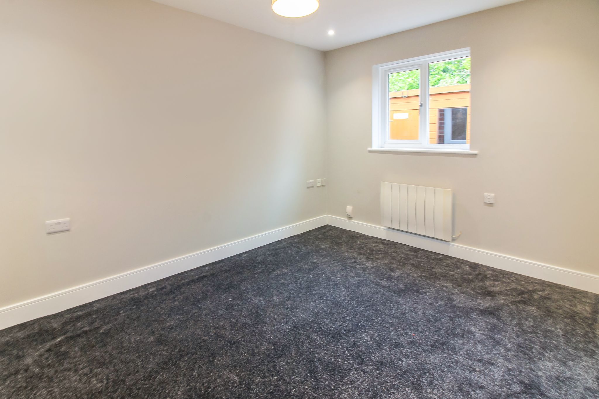 2 bedroom semi-detached bungalow SSTC in Solihull - Photograph 7.