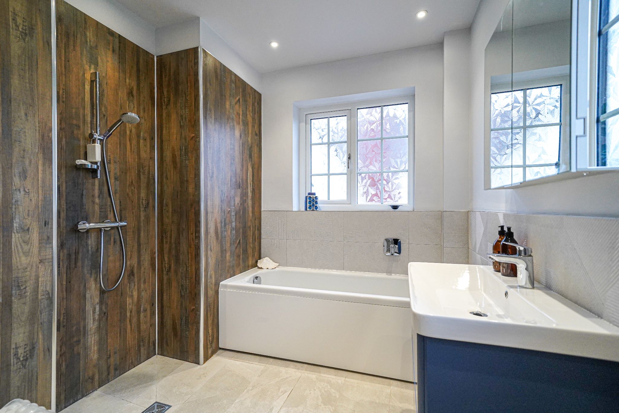 4 bedroom detached house SSTC in Solihull - Photograph 17.