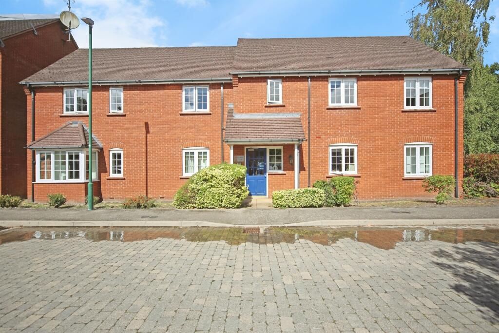 2 bedroom apartment flat/apartment For Sale in Solihull - Photograph 1.