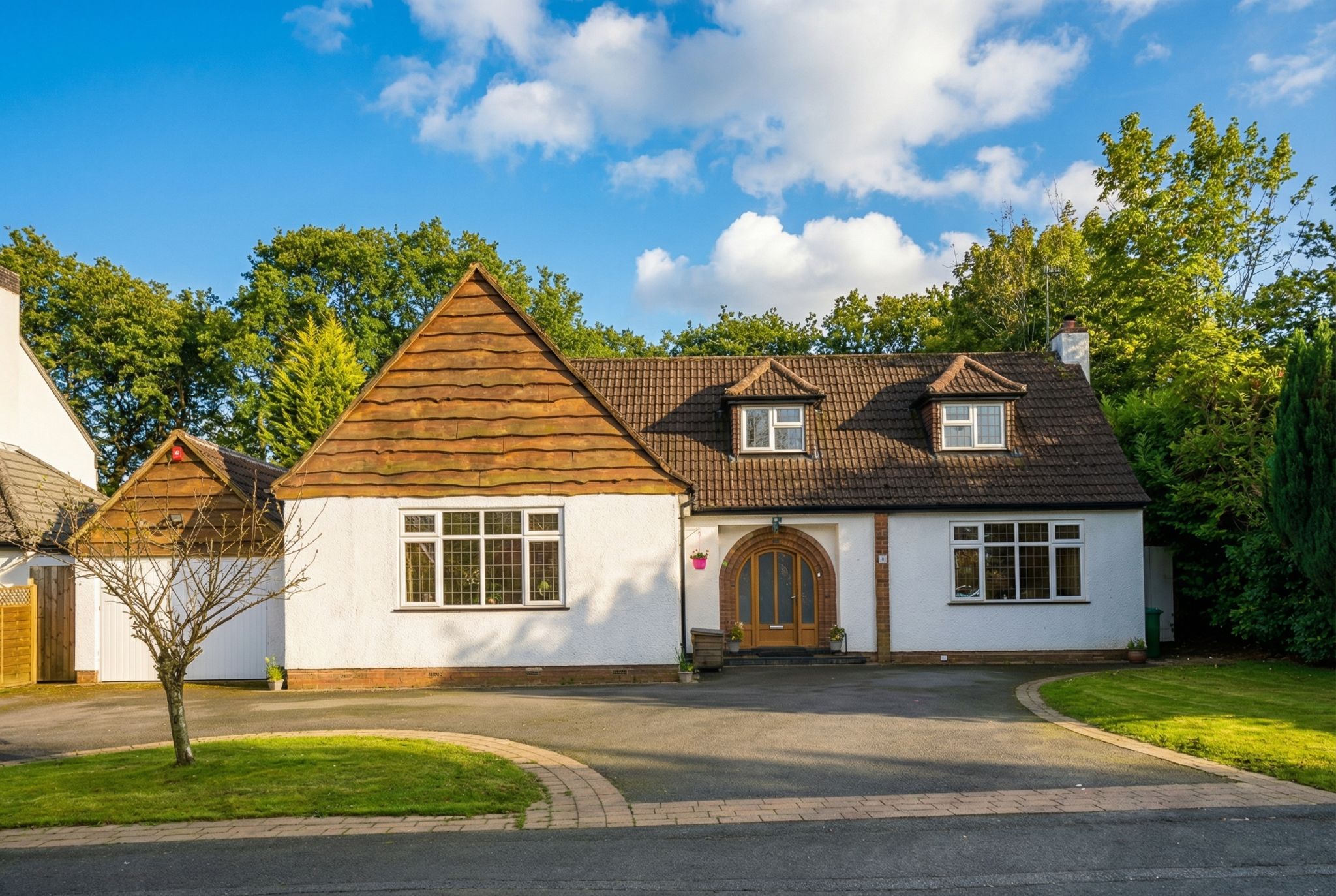 4 bedroom detached house For Sale in Solihull - Photograph 1.
