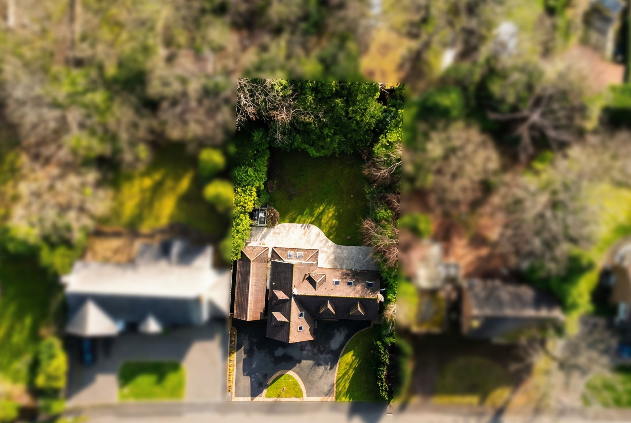 4 bedroom detached house For Sale in Solihull - Photograph 2.