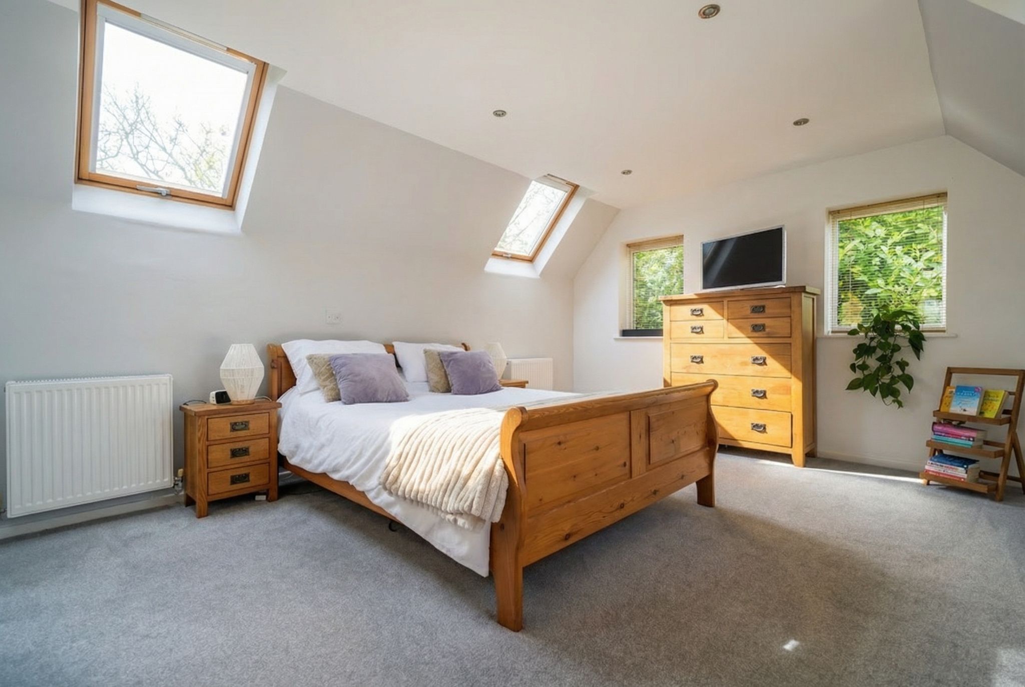 4 bedroom detached house For Sale in Solihull - Photograph 18.