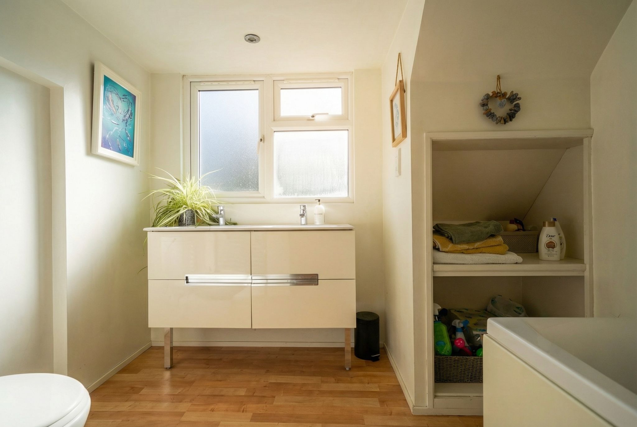 4 bedroom detached house For Sale in Solihull - Photograph 22.