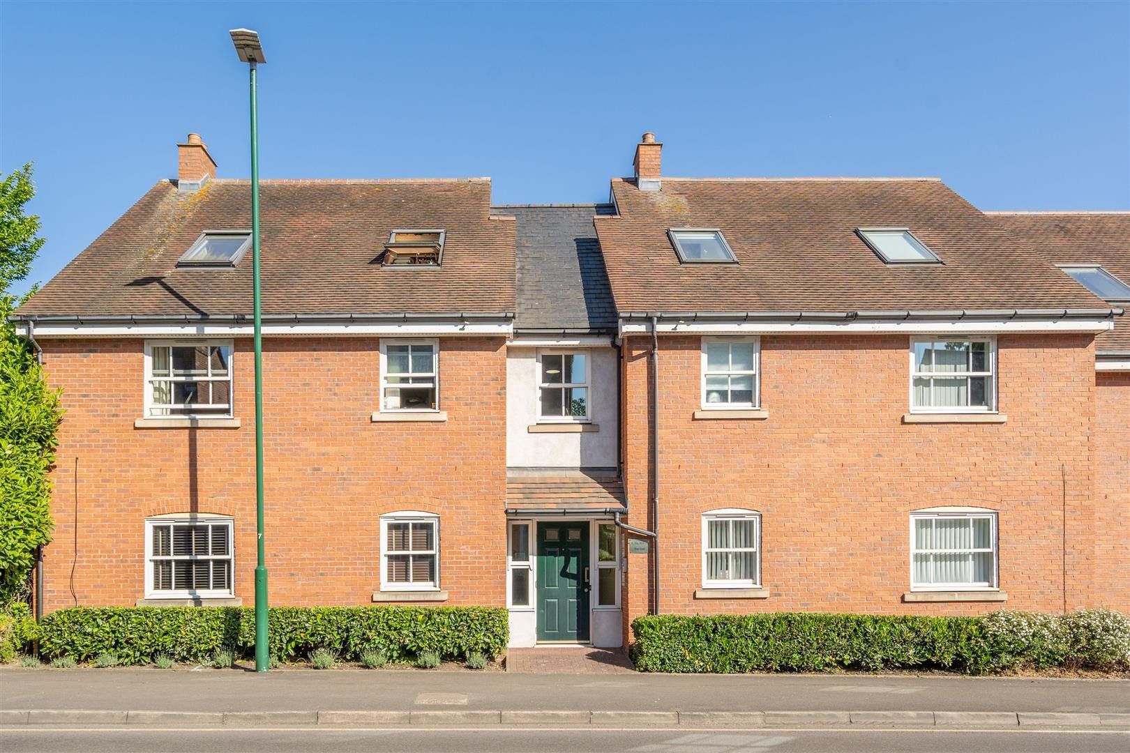 2 bedroom apartment flat/apartment For Sale in Solihull - Property photograph.