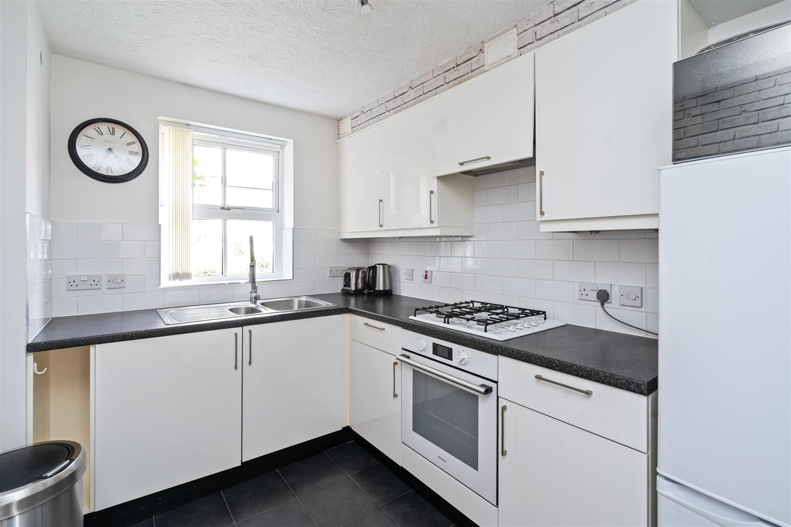 2 bedroom apartment flat/apartment For Sale in Solihull - Photograph 5.