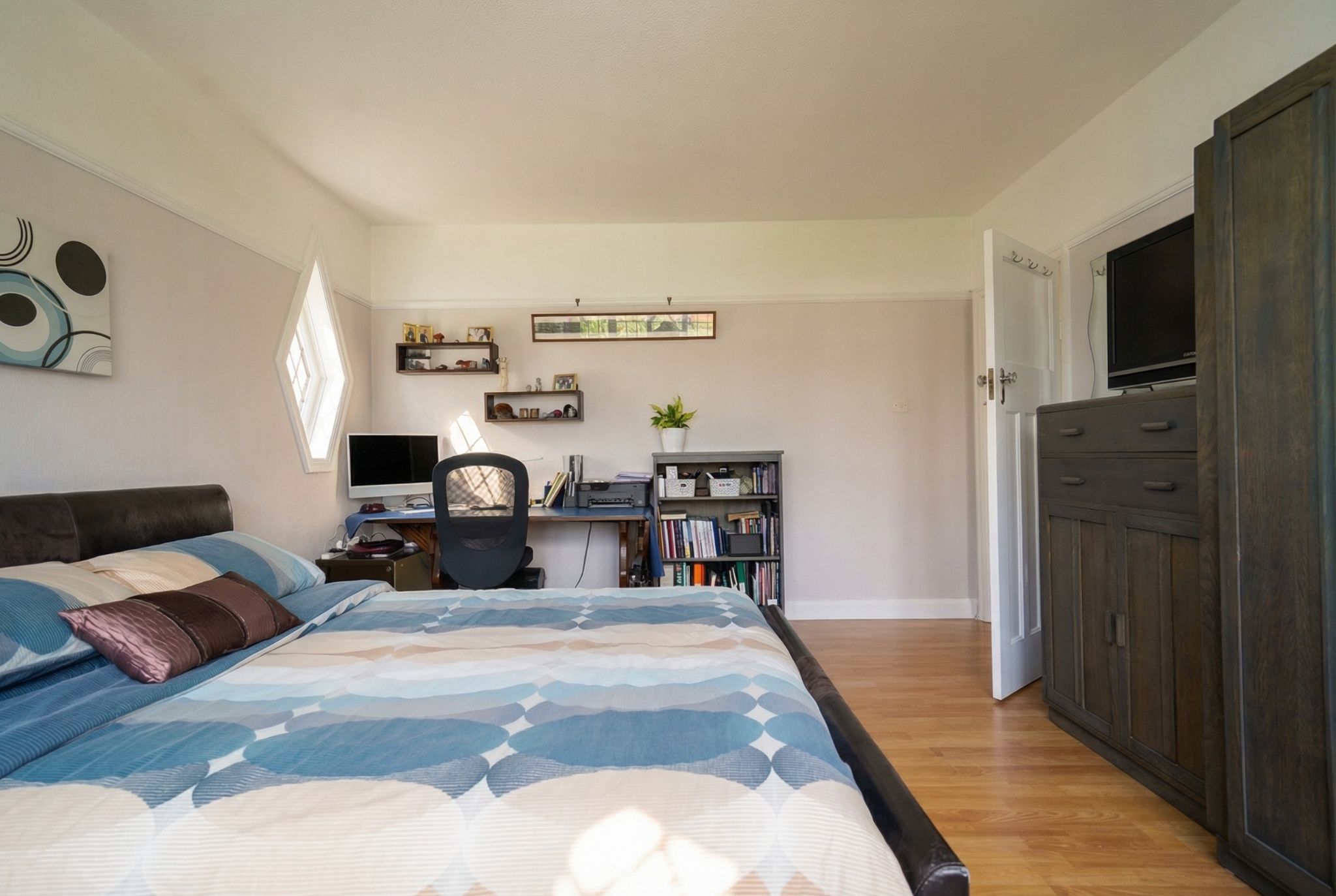 4 bedroom detached house For Sale in Solihull - Photograph 15.