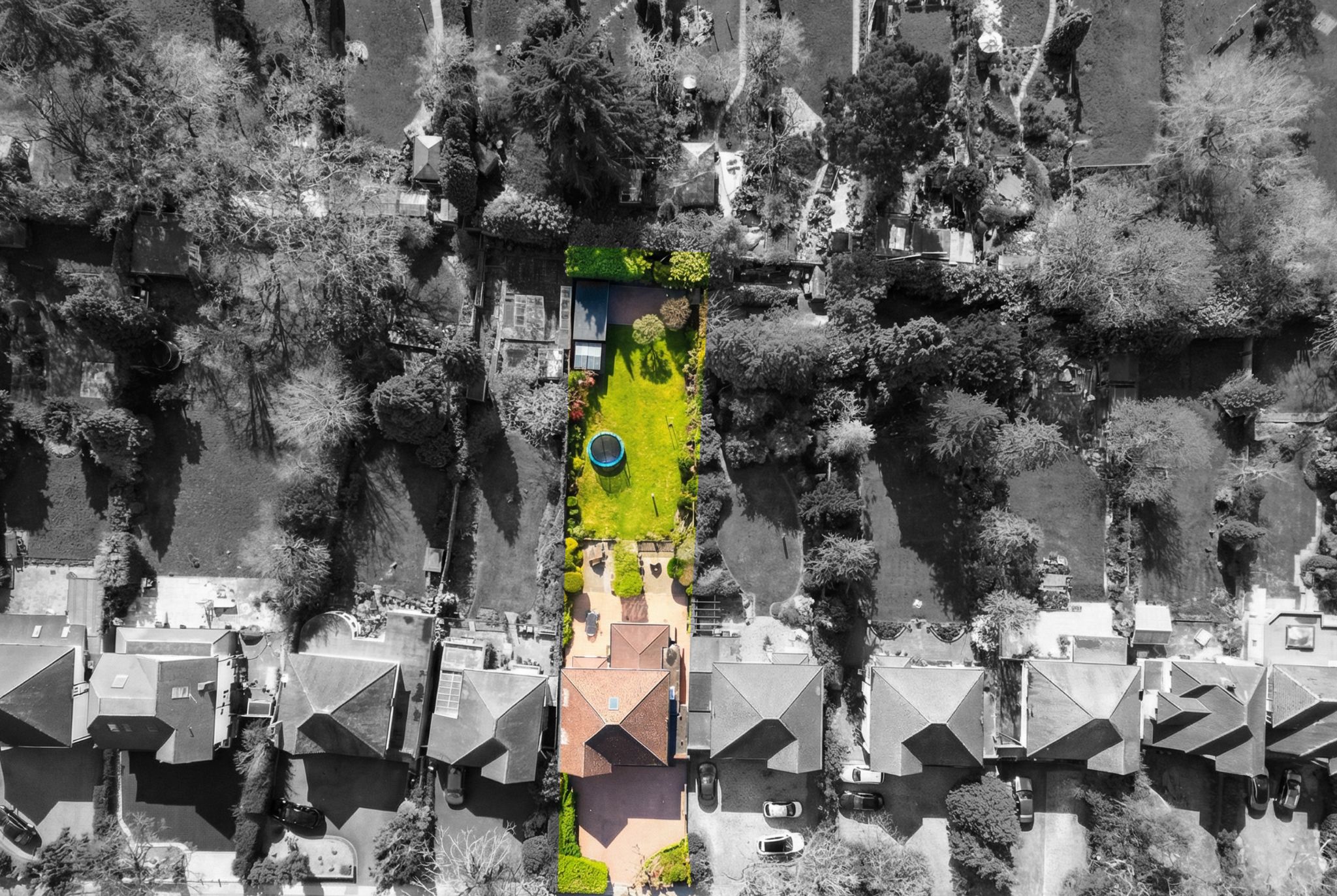 4 bedroom detached house For Sale in Solihull - Photograph 21.