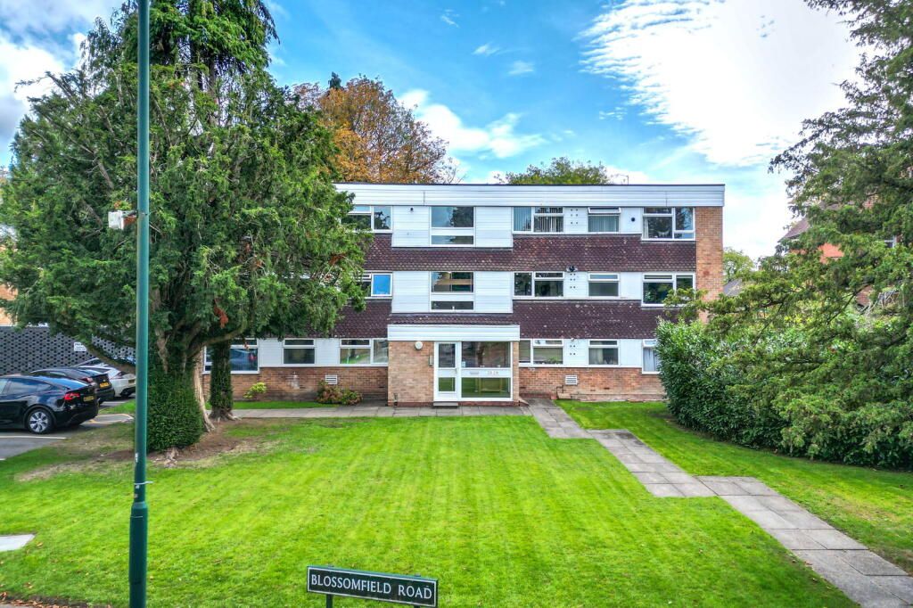 2 bedroom apartment flat/apartment To Let in Solihull - Front.