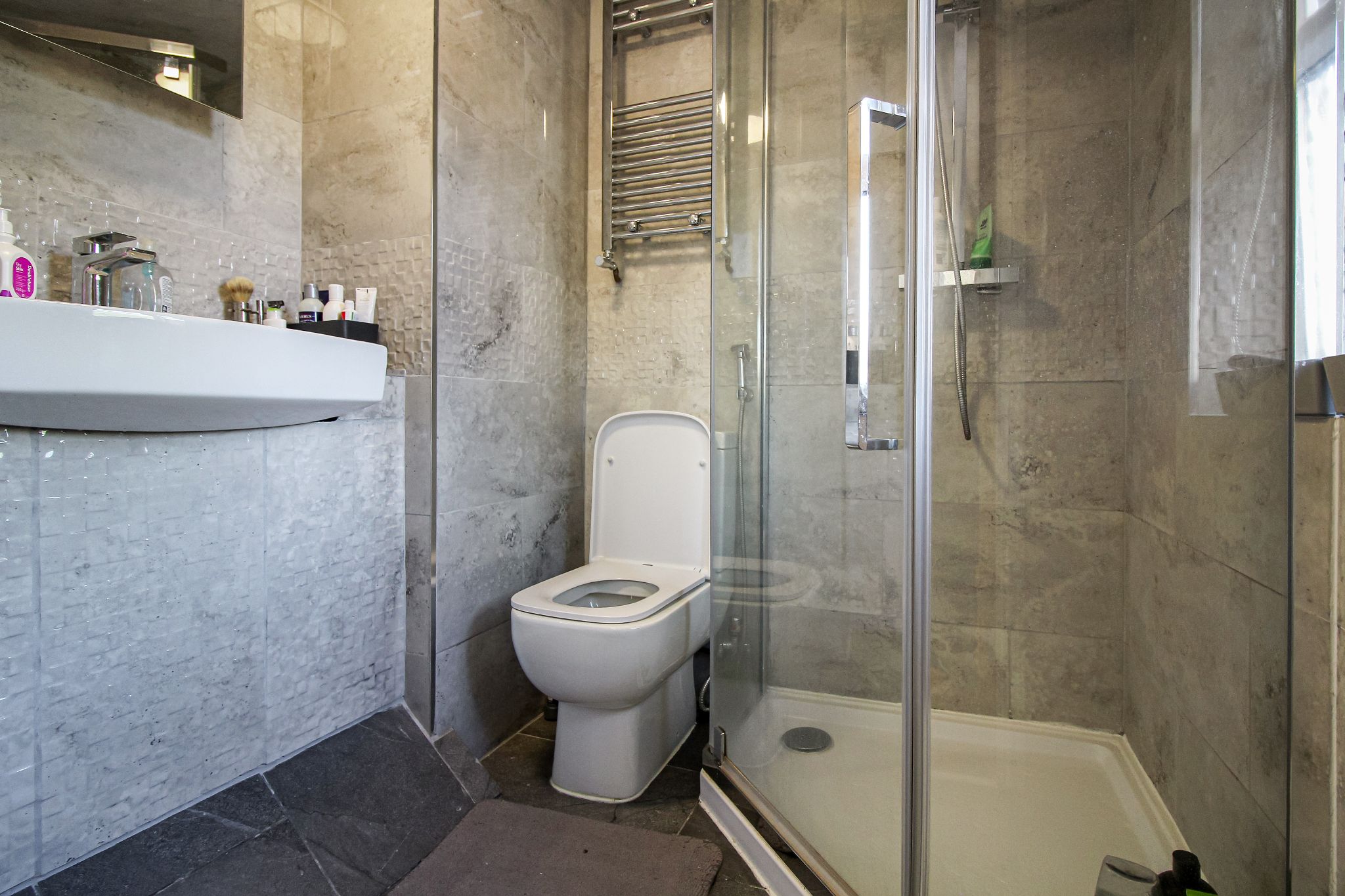 4 bedroom detached house To Let in Solihull - Photograph 12.